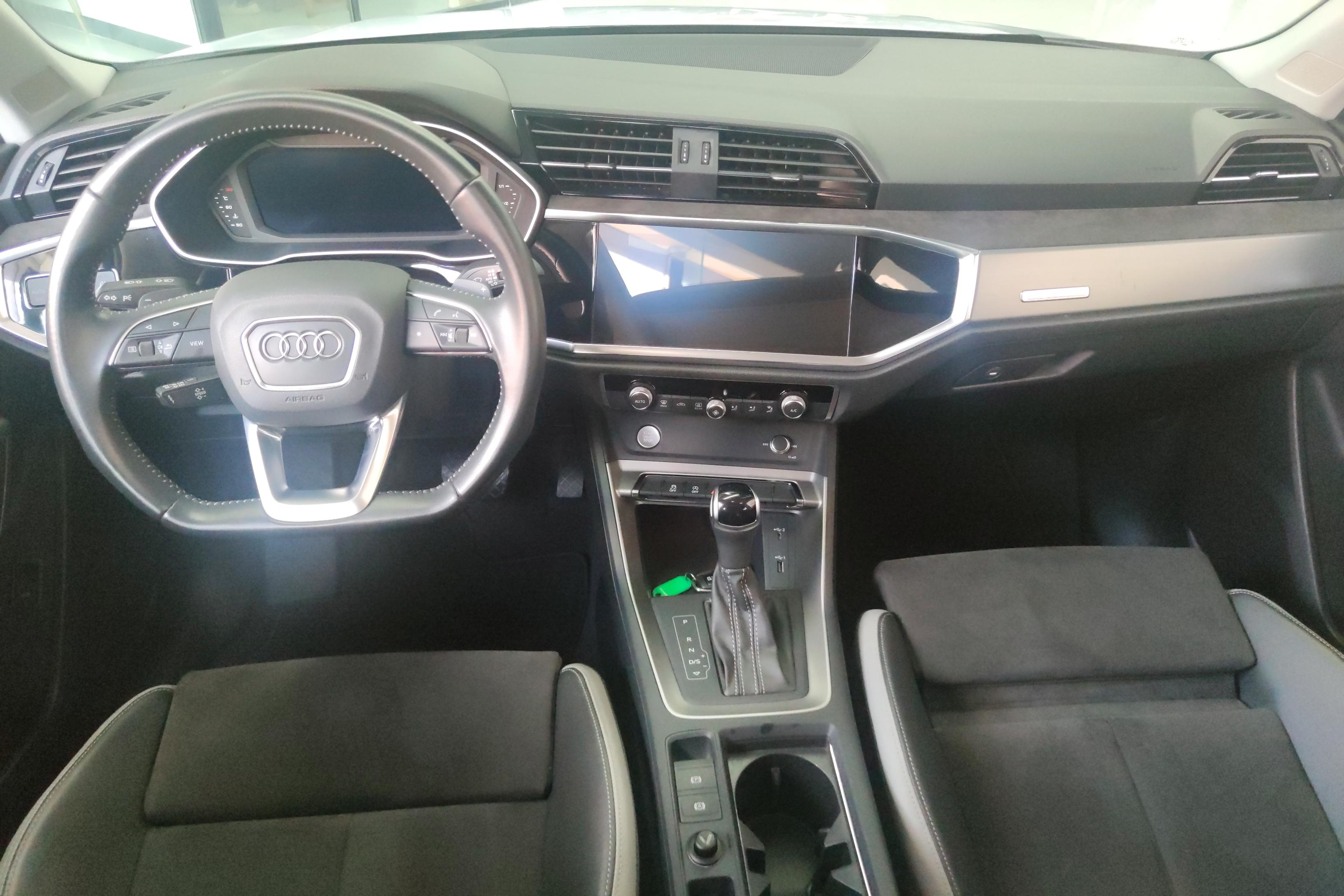 奥迪Q3 40TFSI 2019款 2.0T 自动 前驱 时尚动感型 (国Ⅵ) 