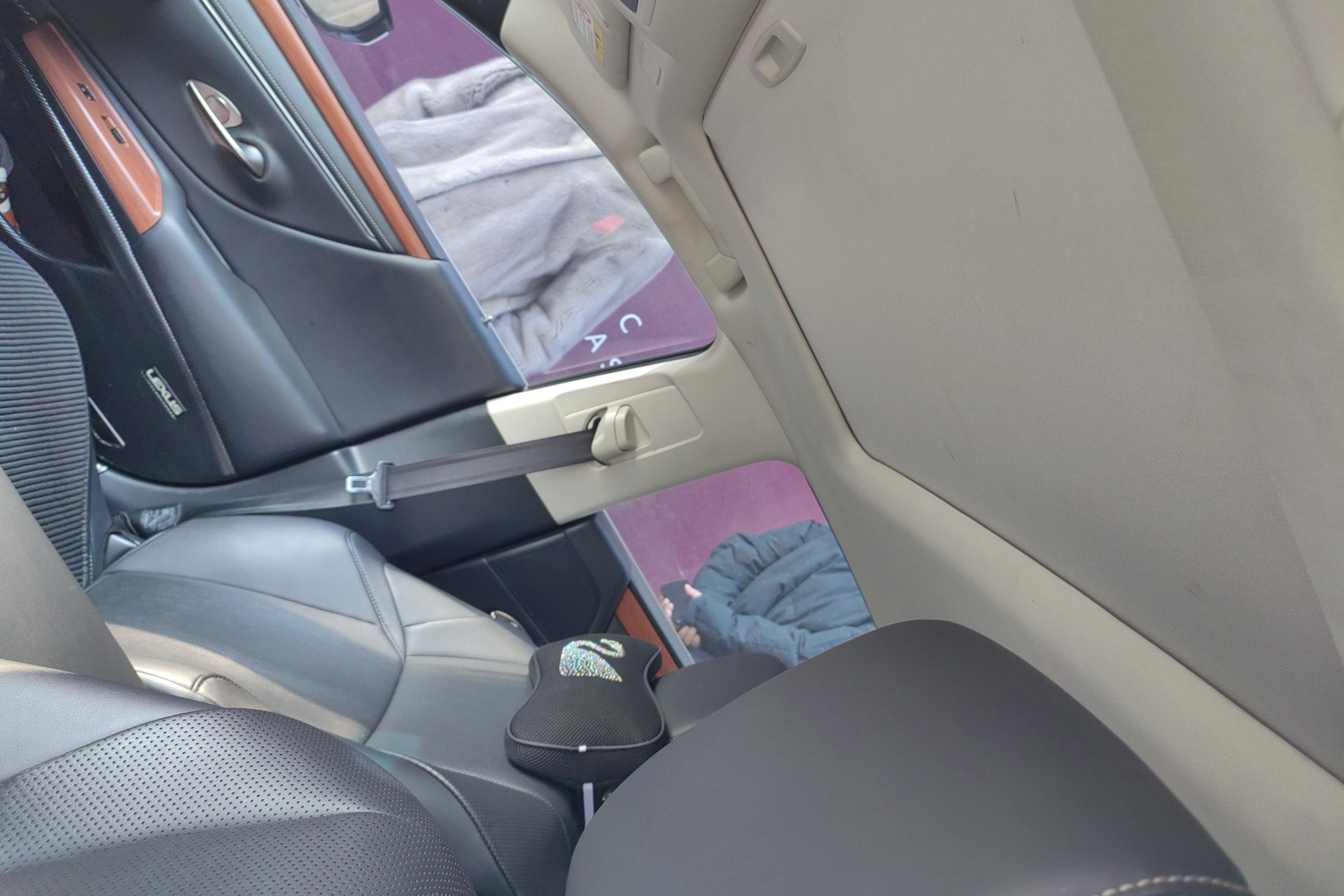 雷克萨斯ES 300h [进口] 2018款 2.5L 自动 卓越版 (国Ⅴ) 