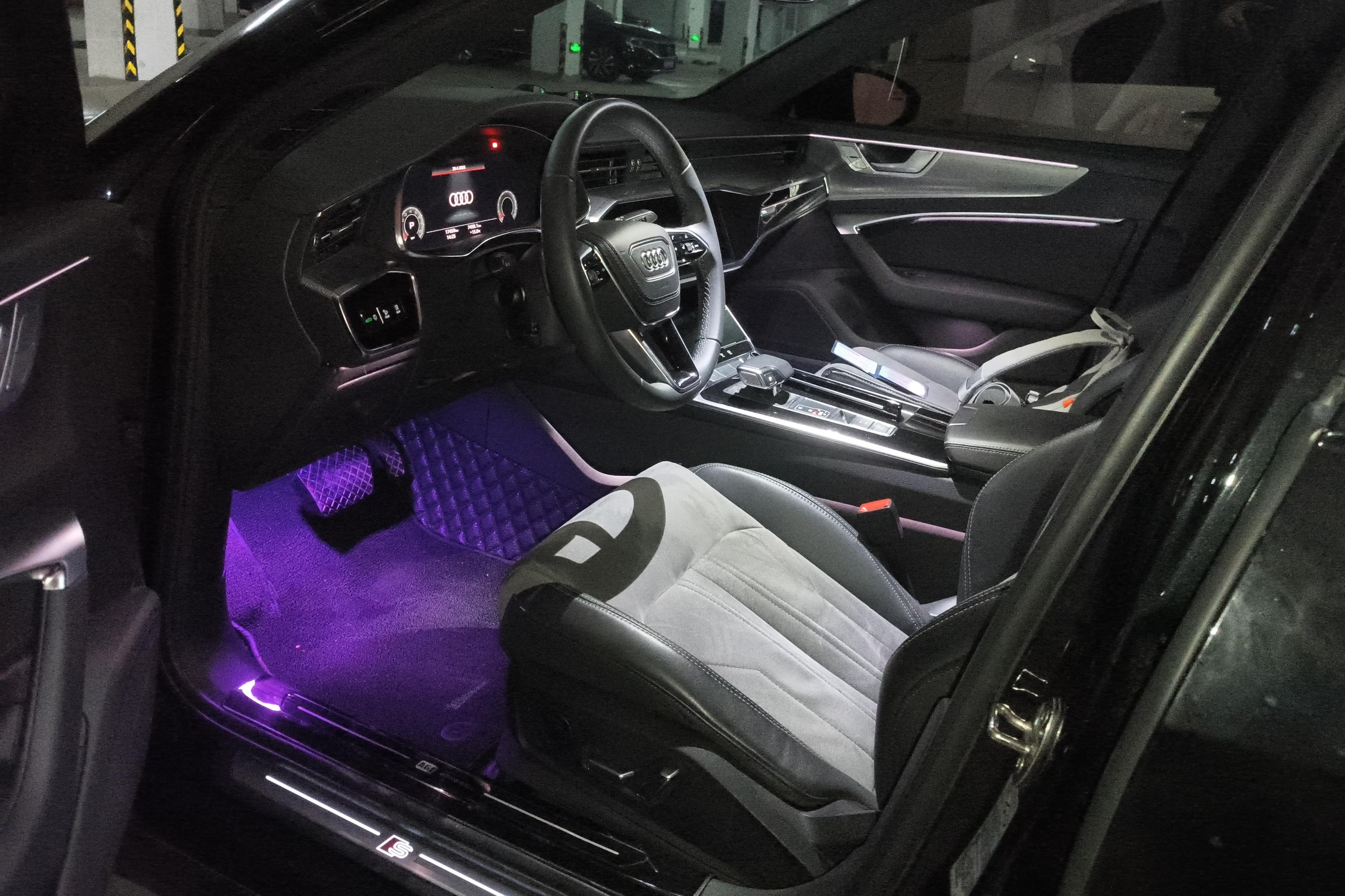 奥迪A6L 45TFSI 2023款 2.0T 自动 改款臻选动感型 (国Ⅵ) 