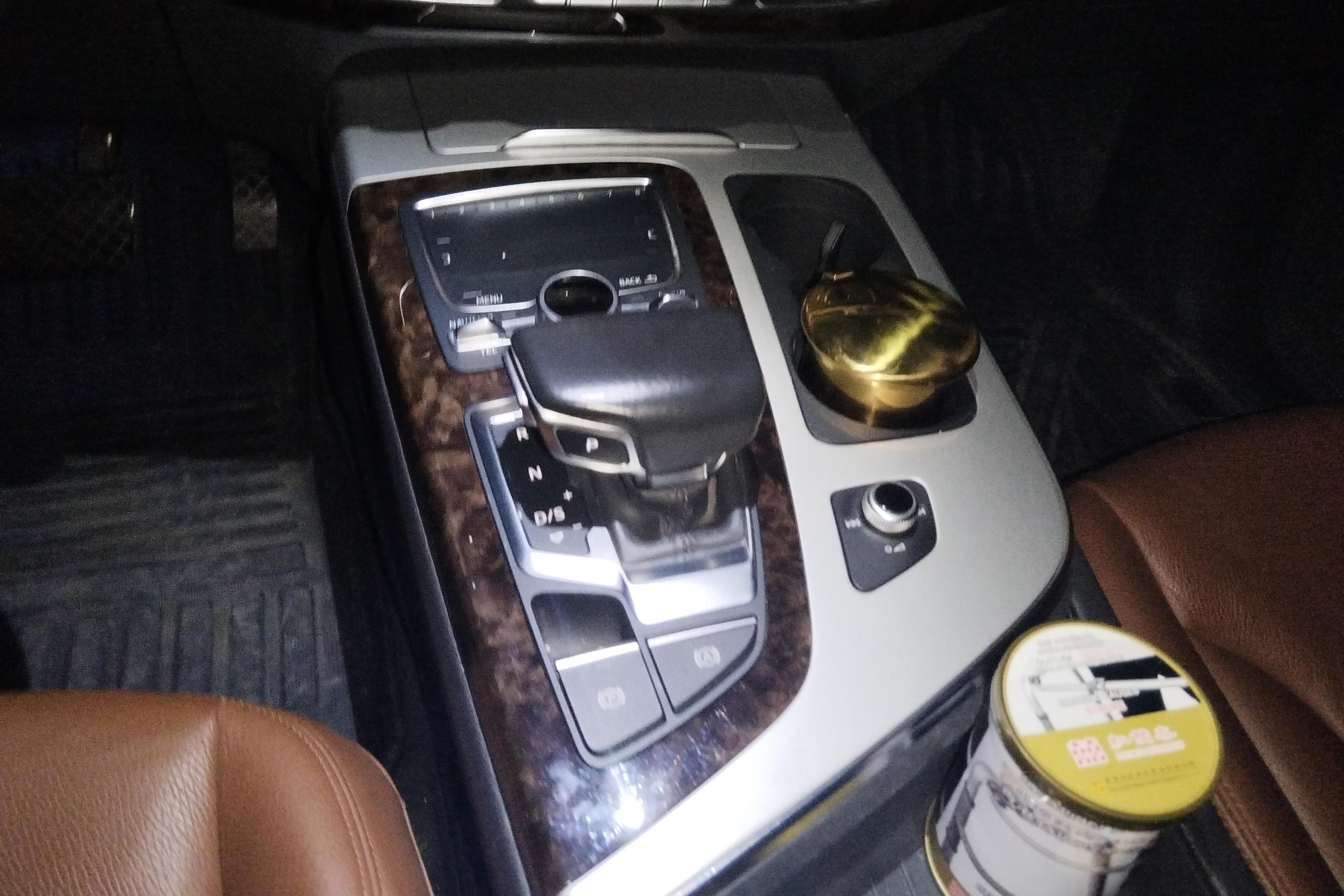 奥迪Q7 55 [进口] 2019款 3.0T 自动 S-Line运动型 