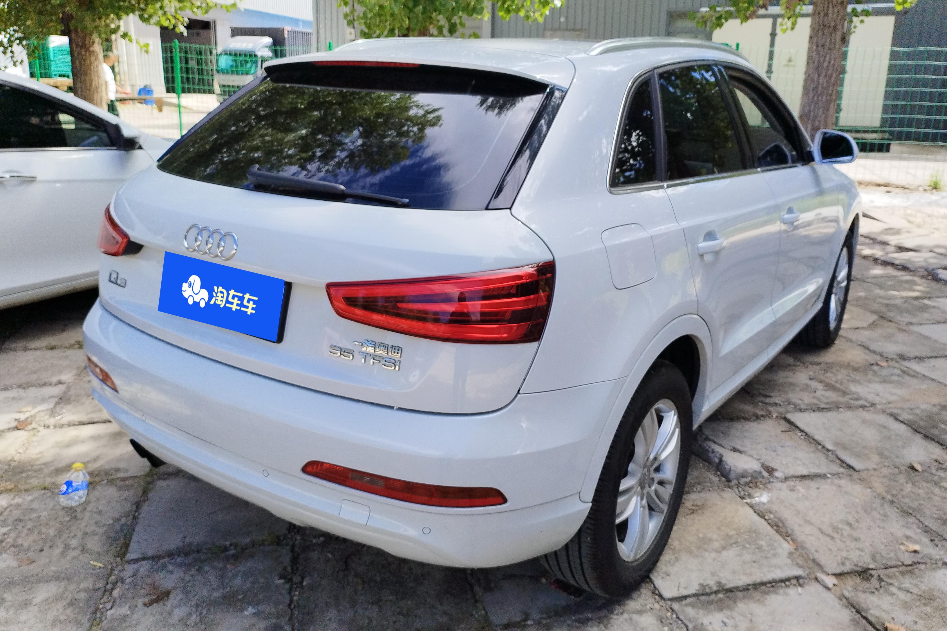 奥迪Q3 35TFSI 2015款 2.0T 自动 前驱 舒适型 (国Ⅳ) 