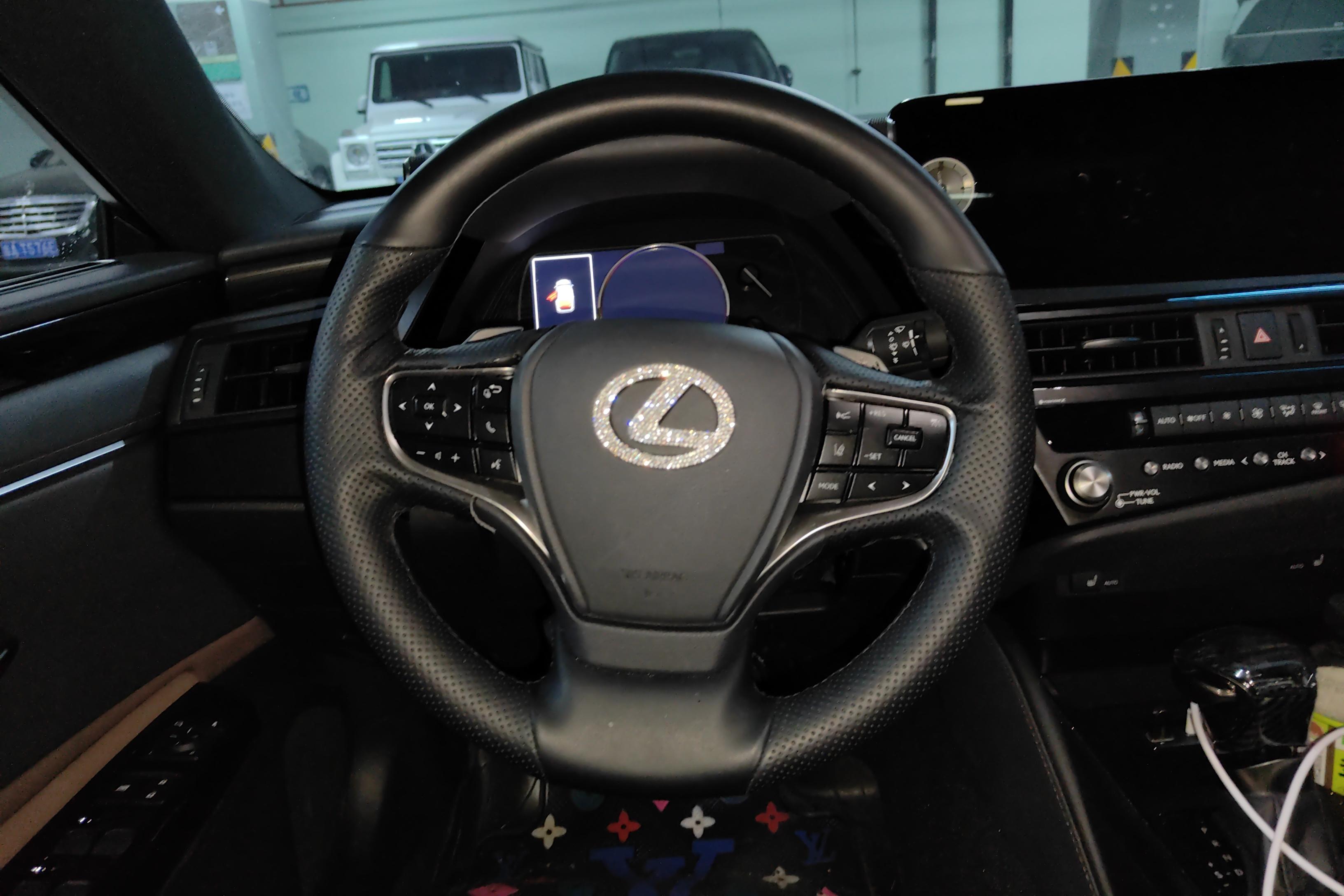 雷克萨斯ES 300h [进口] 2022款 2.5L 自动 卓越版 