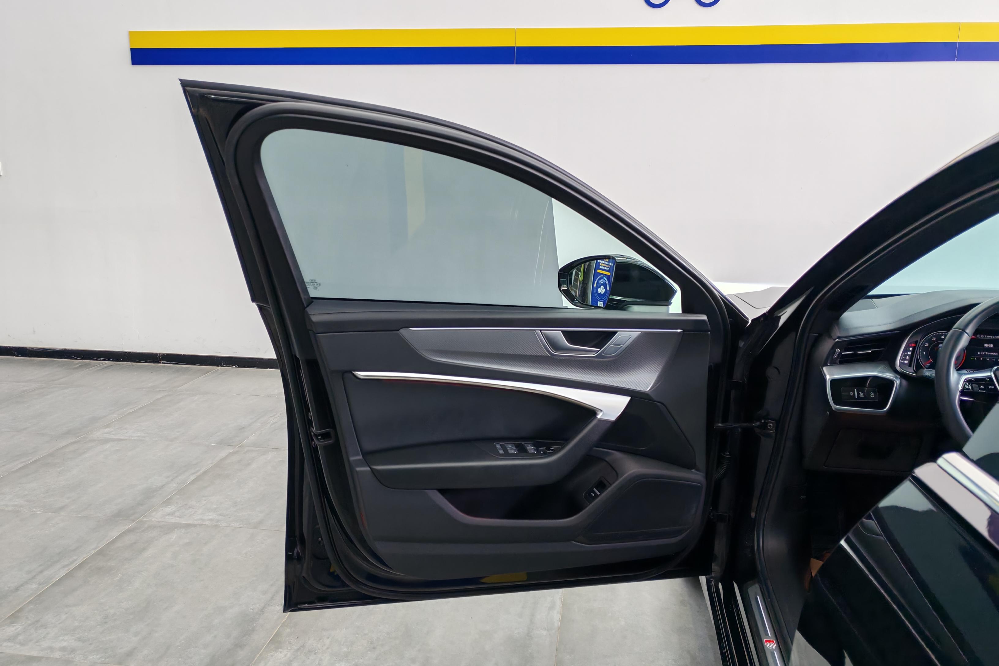 奥迪A6L 45TFSI 2023款 2.0T 自动 臻选动感型 (国Ⅵ) 