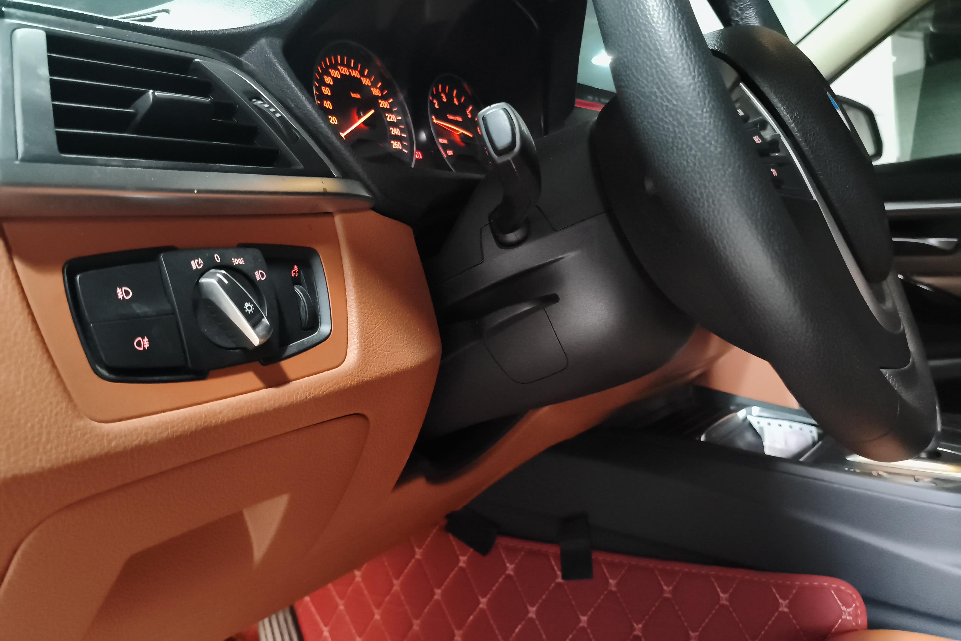 宝马3系 320Li 2016款 2.0T 自动 汽油 豪华设计套装 (国Ⅴ) 