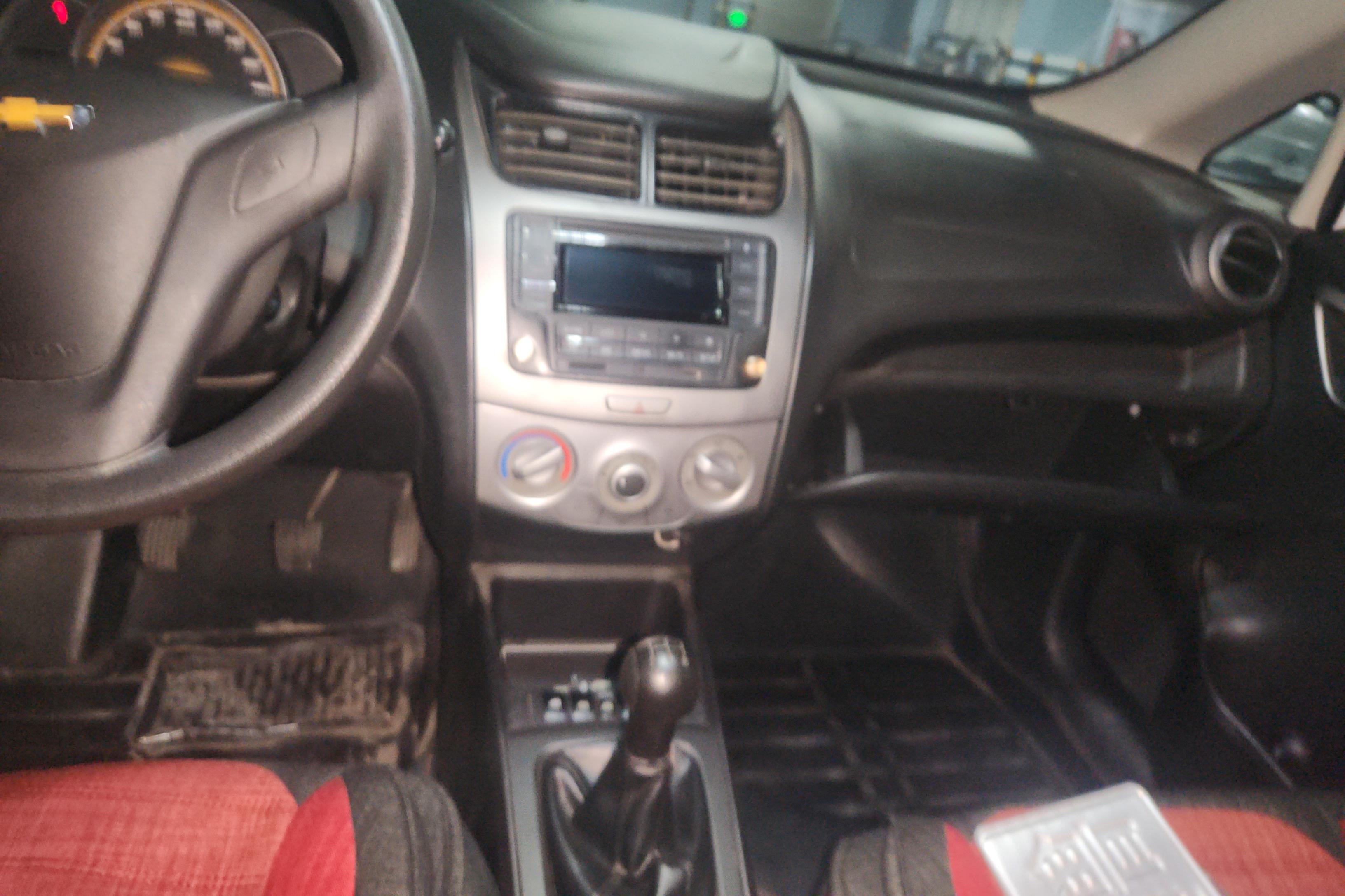 雪佛兰赛欧 2013款 1.2L 手动 4门5座三厢车 时尚幸福版 (国Ⅳ) 