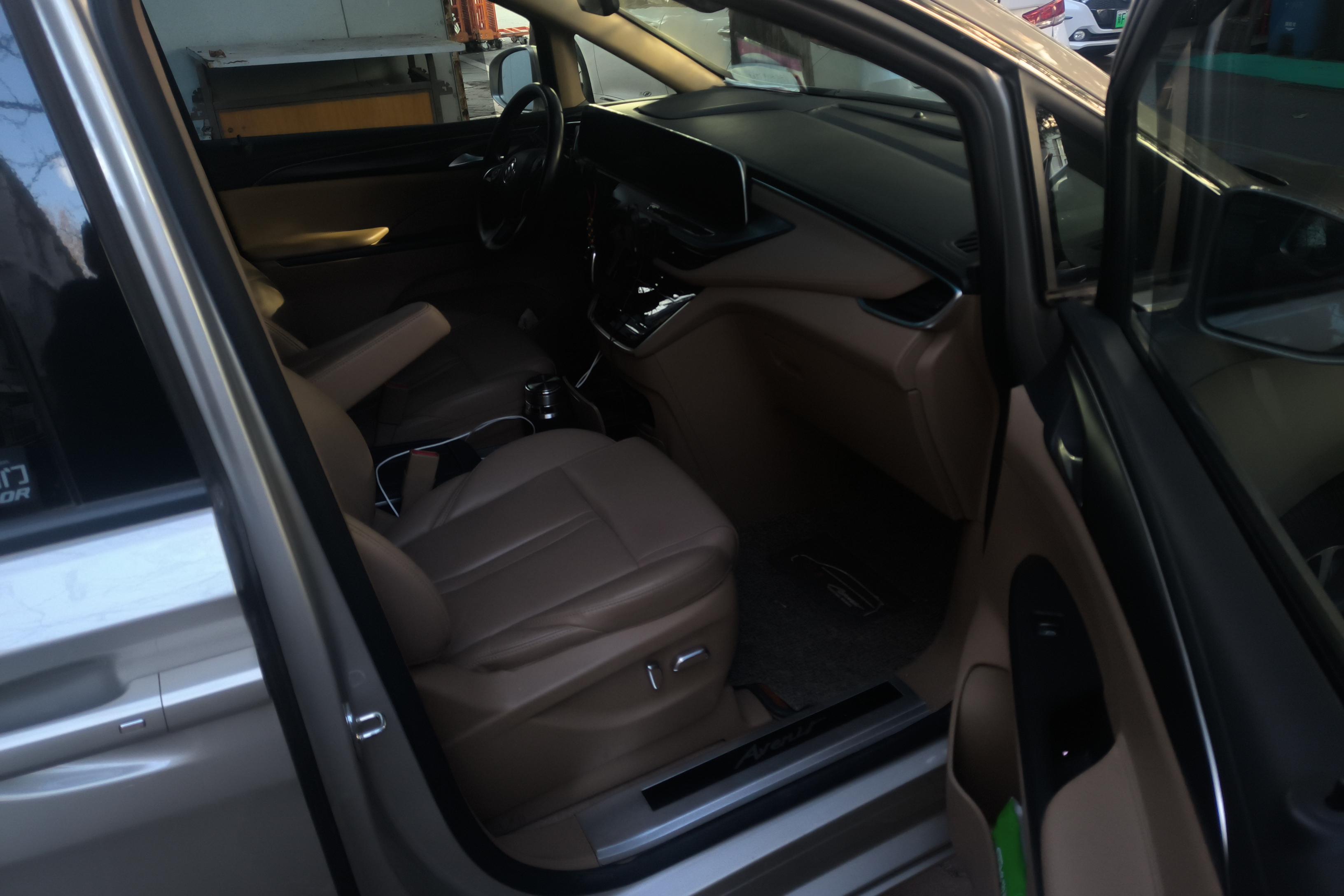 别克GL8 2021款 2.0T 自动 7座 653T尊享型 (国Ⅵ) 