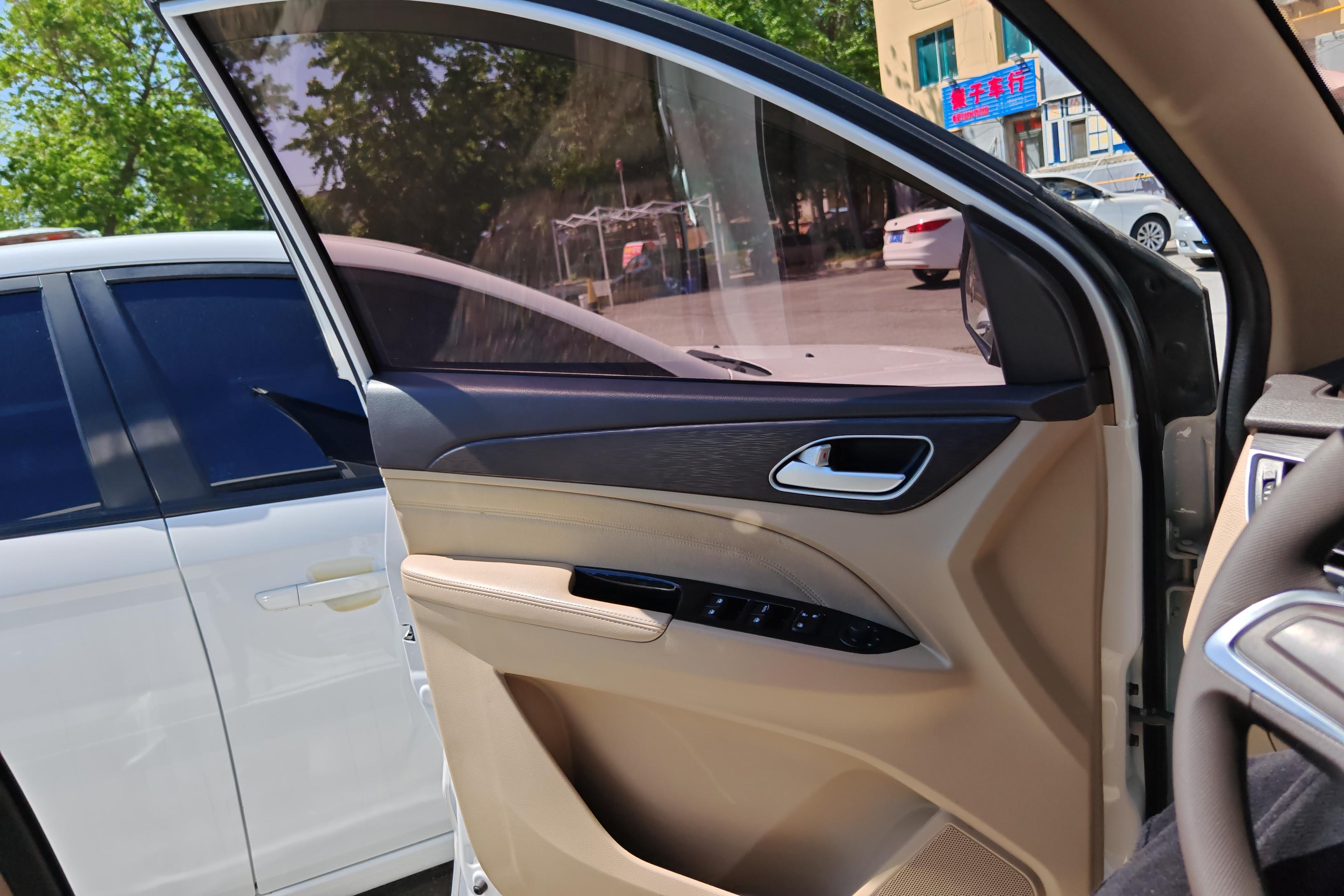 宝骏730 2019款 1.5L 手动 超值型 (国Ⅵ) 