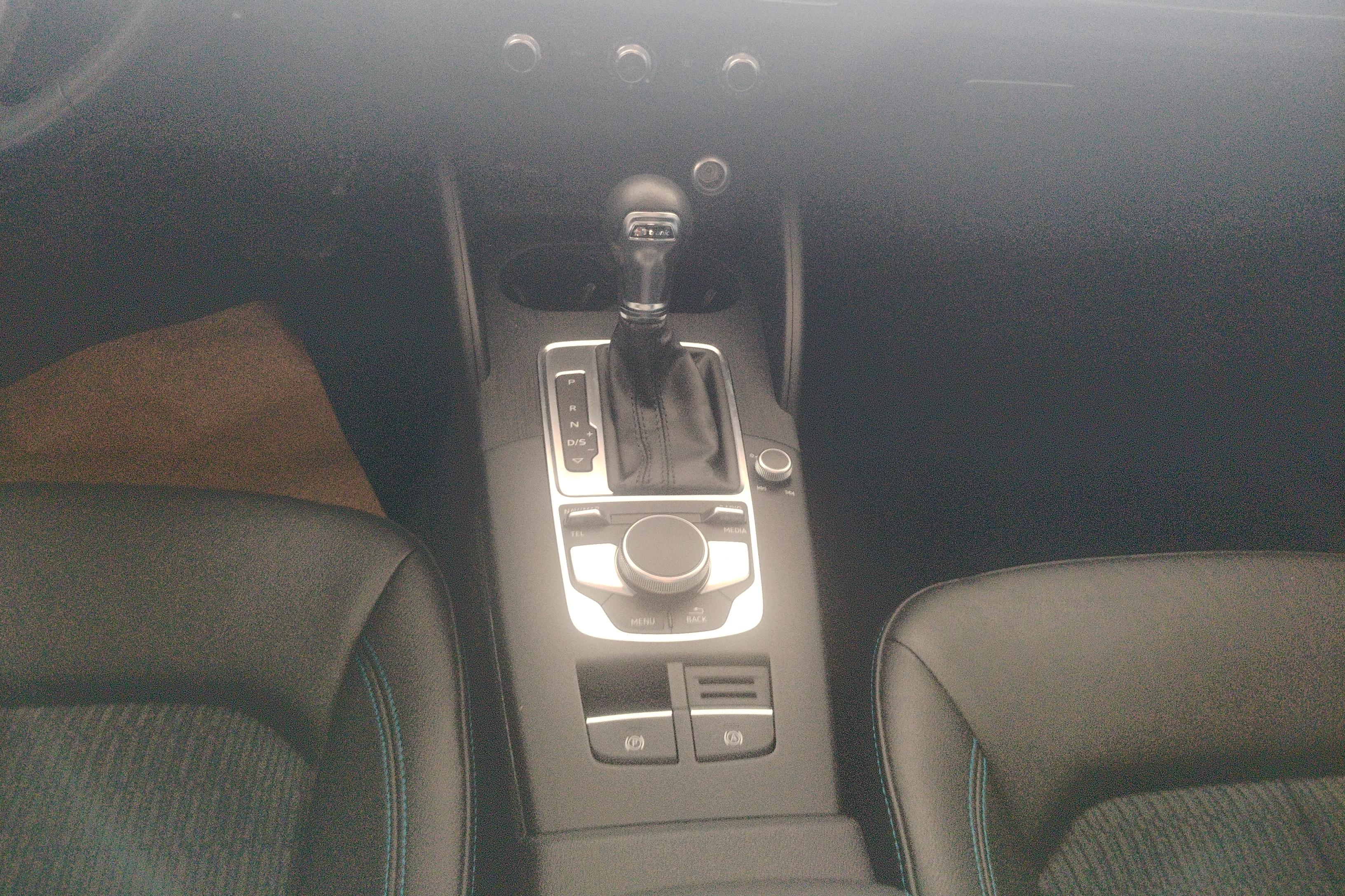 奥迪A3 35TFSI 2020款 1.4T 自动 汽油 进取型Sportback (国Ⅵ) 