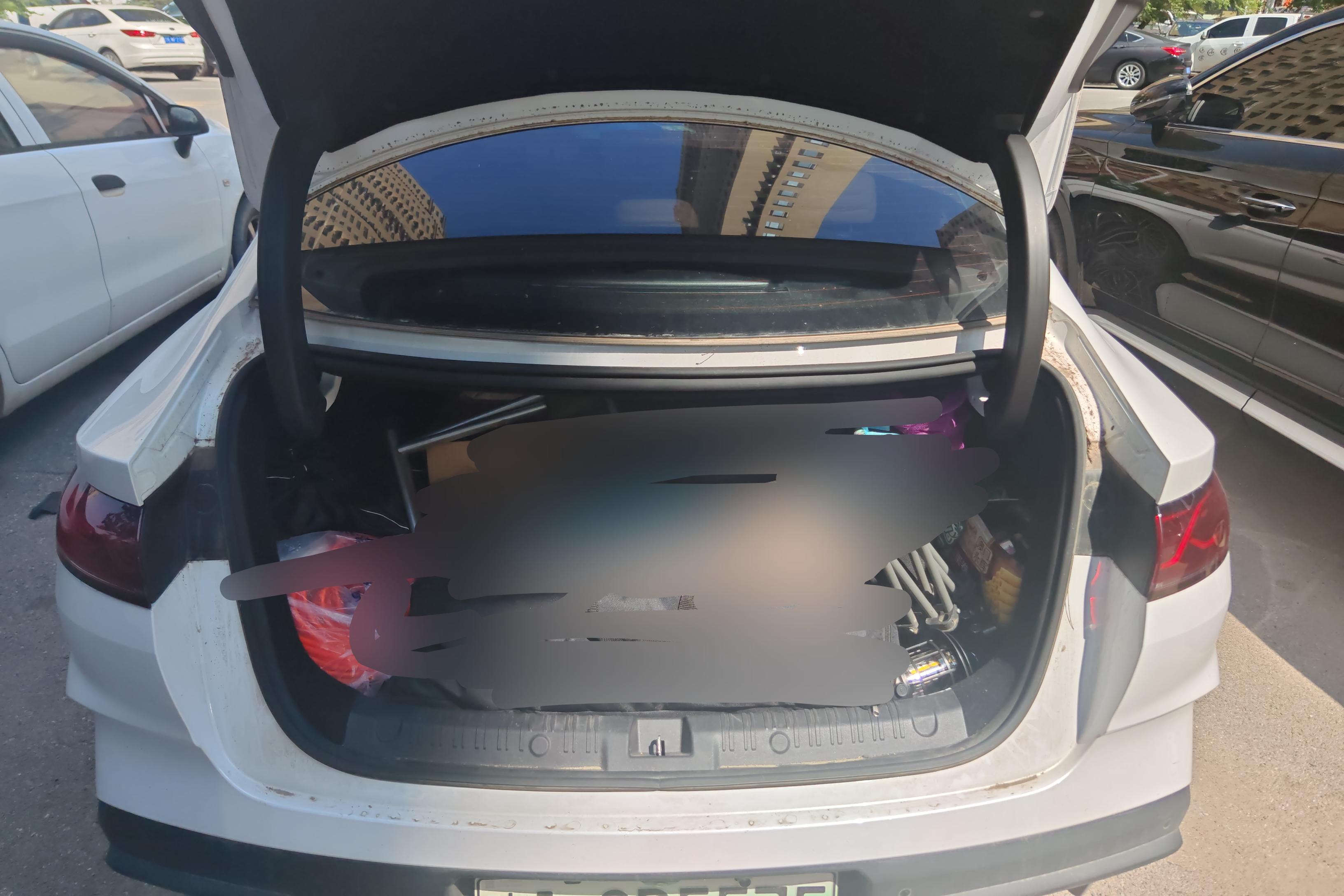 比亚迪秦L DM-i 2024款 1.5L 自动 120KM超越型 (国Ⅵ) 