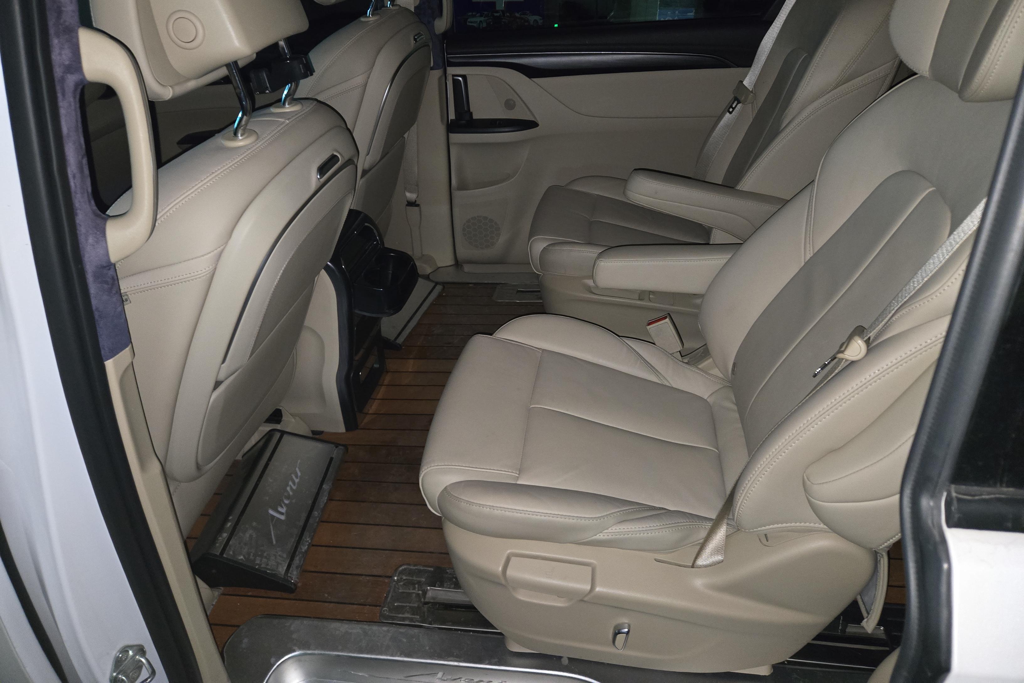 别克GL8 2022款 2.0T 自动 7座 653T尊享型 (国Ⅵ) 