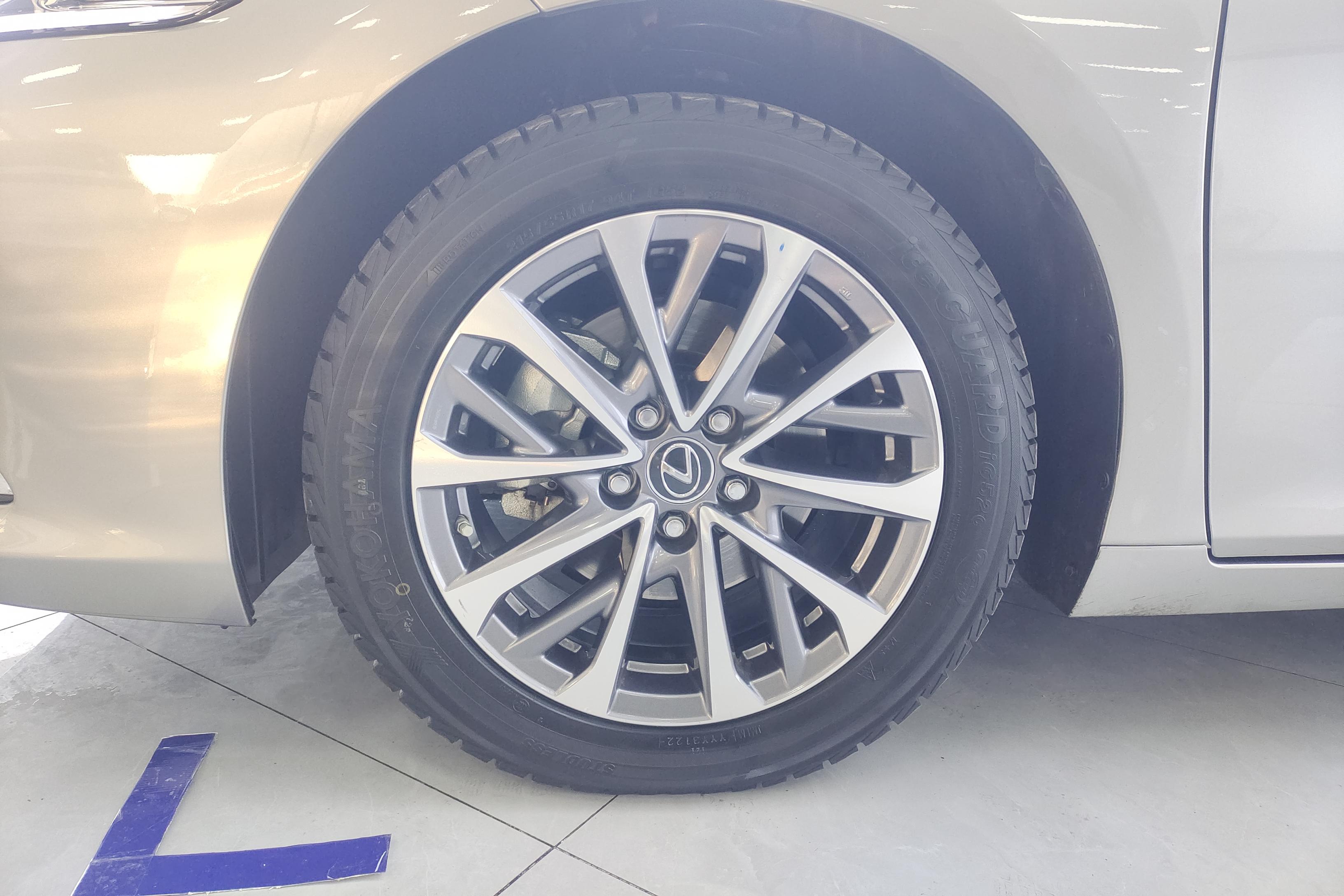 雷克萨斯ES 200 [进口] 2022款 2.0L 自动 豪华版 