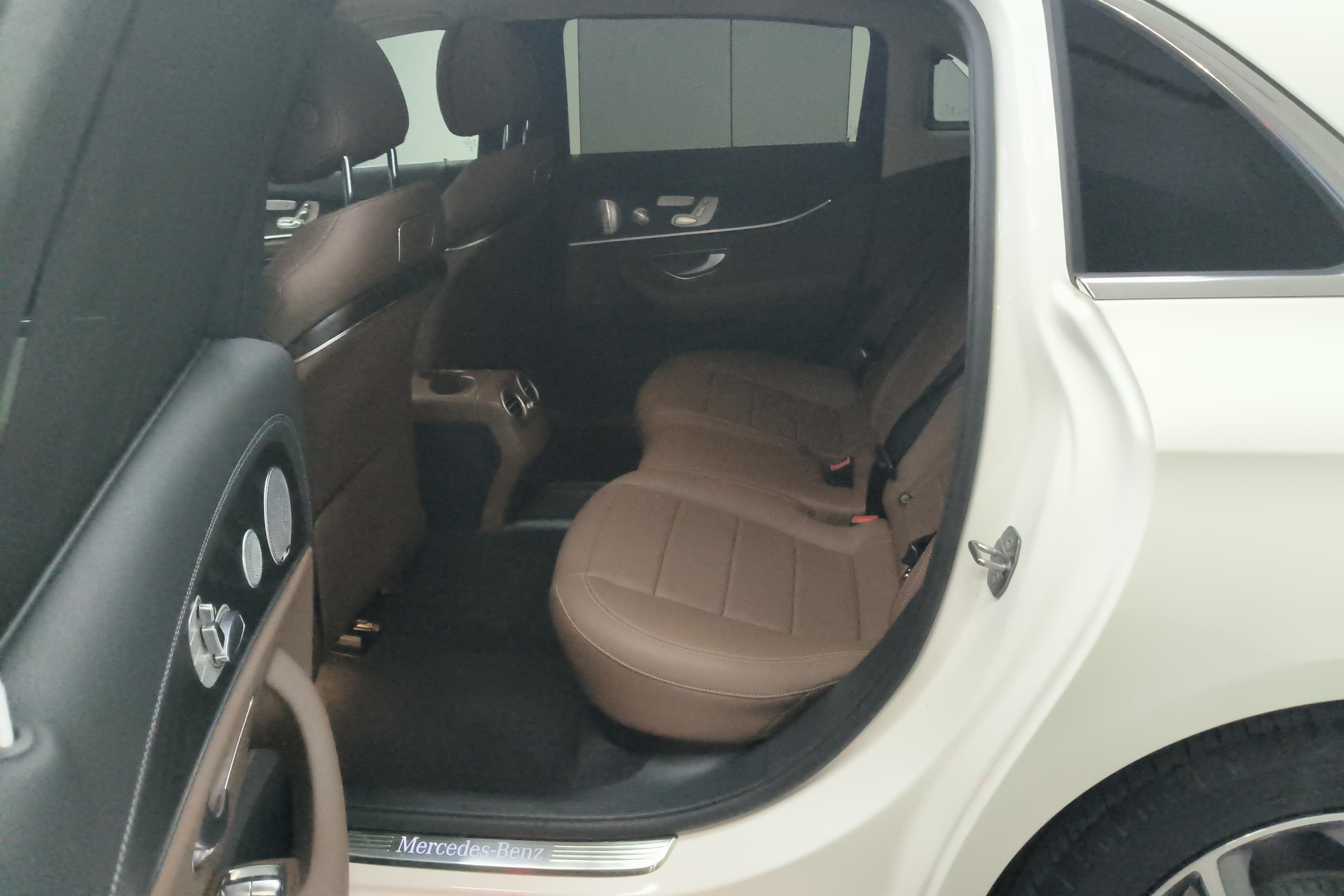 奔驰E级 E300L 2020款 2.0T 自动 汽油 运动豪华型 (国Ⅵ) 