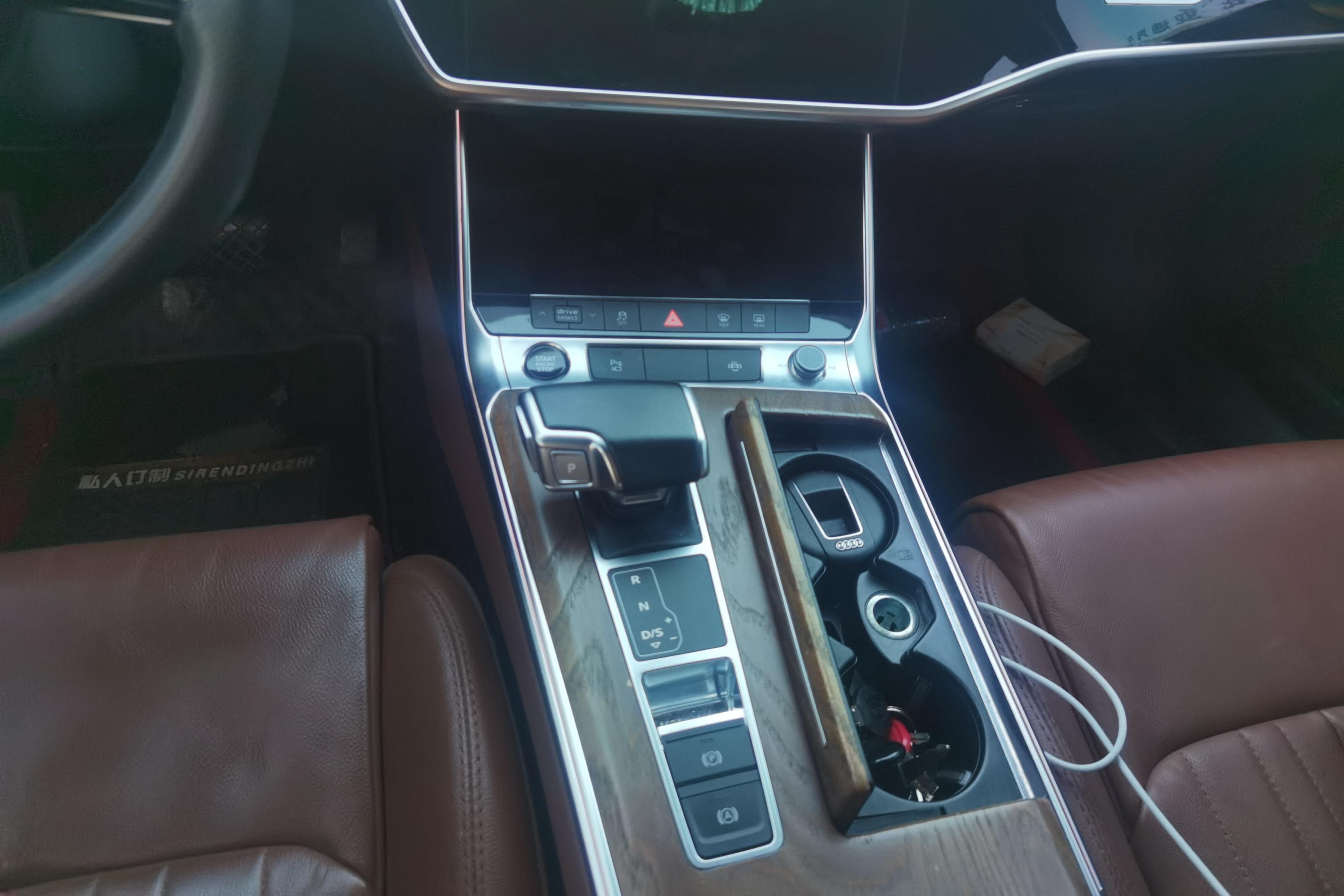 奥迪A6L 45TFSI 2022款 2.0T 自动 臻选动感型 (国Ⅵ) 