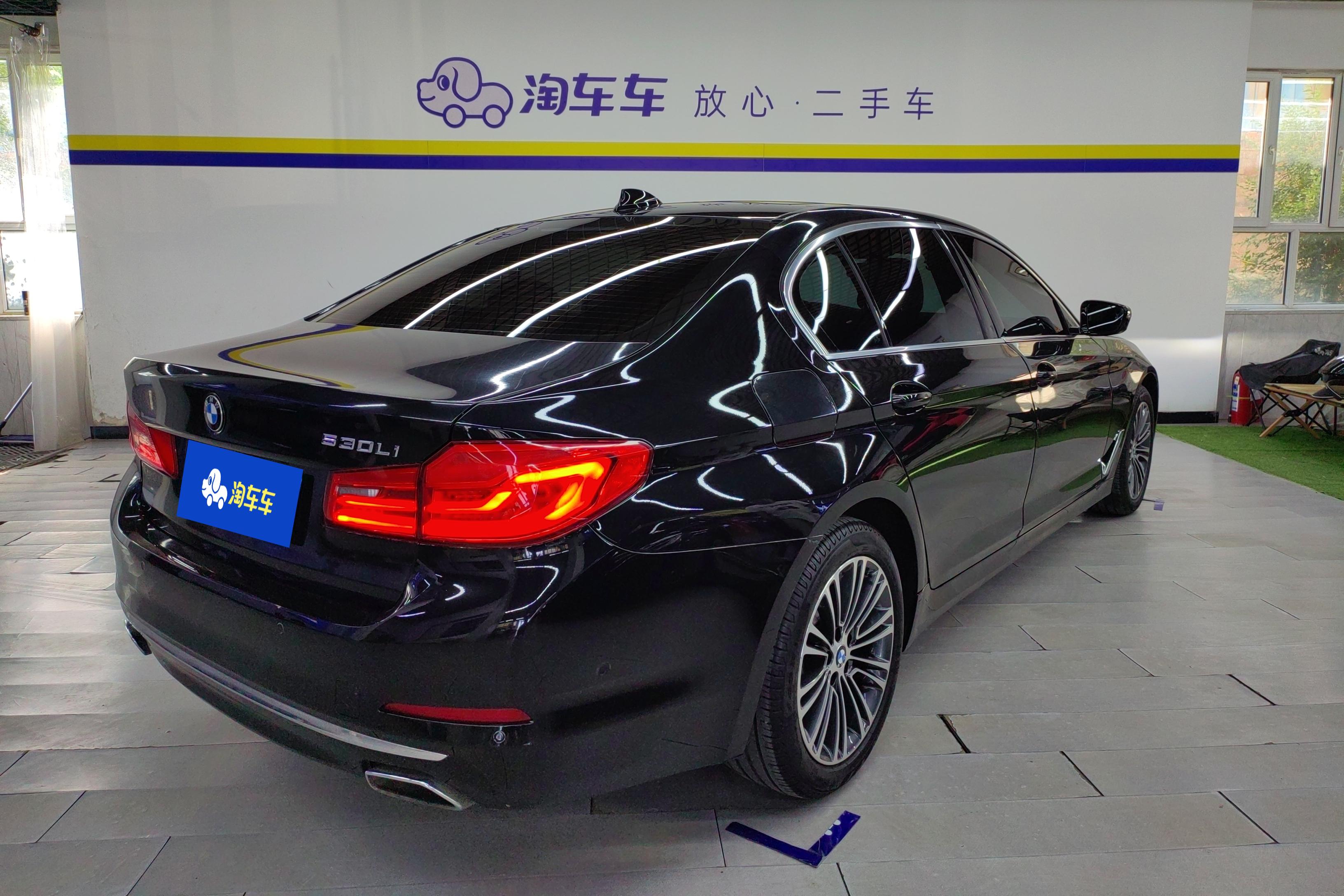 宝马5系 530Li 2019款 2.0T 自动 汽油 尊享型豪华套装 (国Ⅴ) 