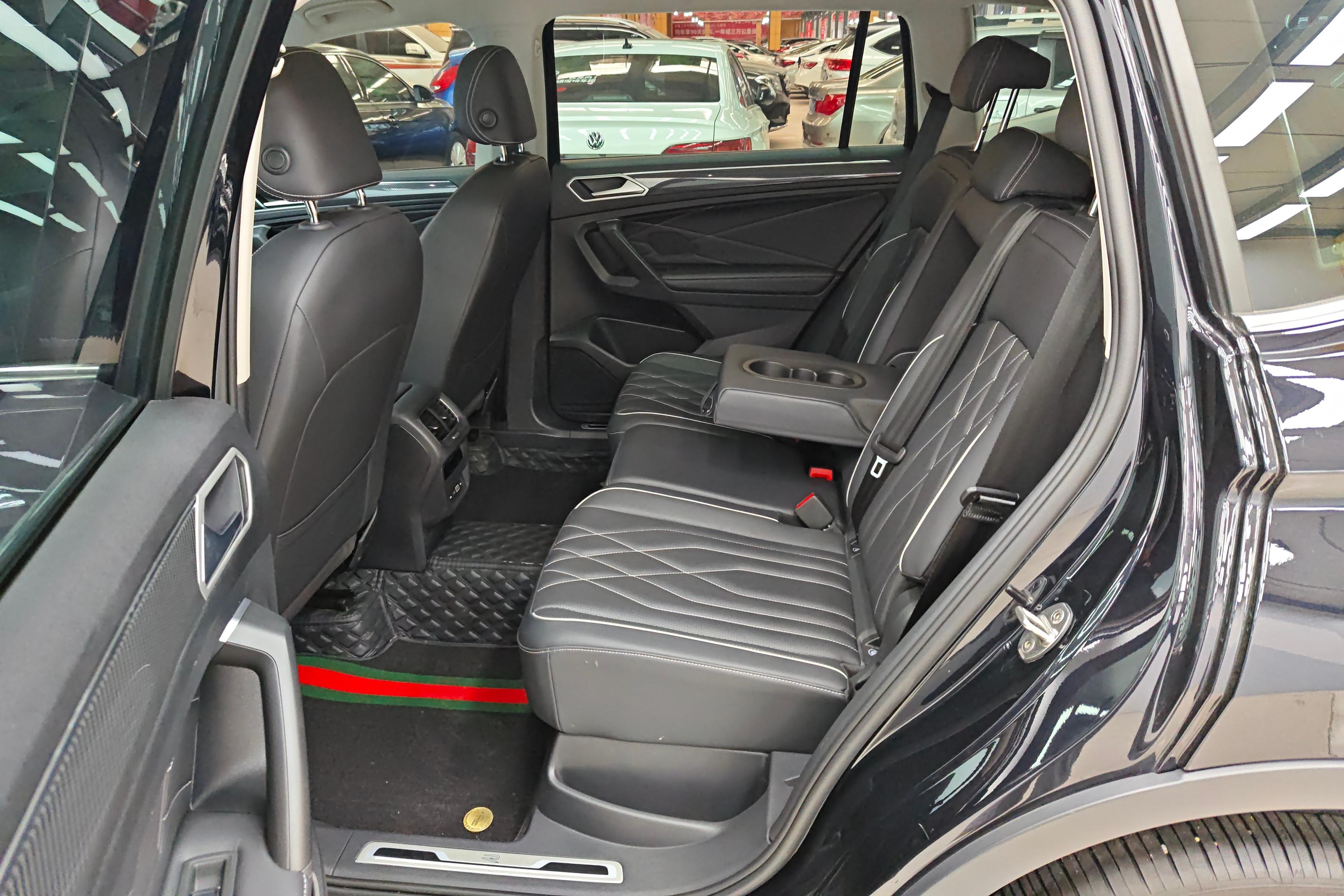 大众途观L R-Line 2023款 2.0T 自动 330TSI越享版 (国Ⅵ) 