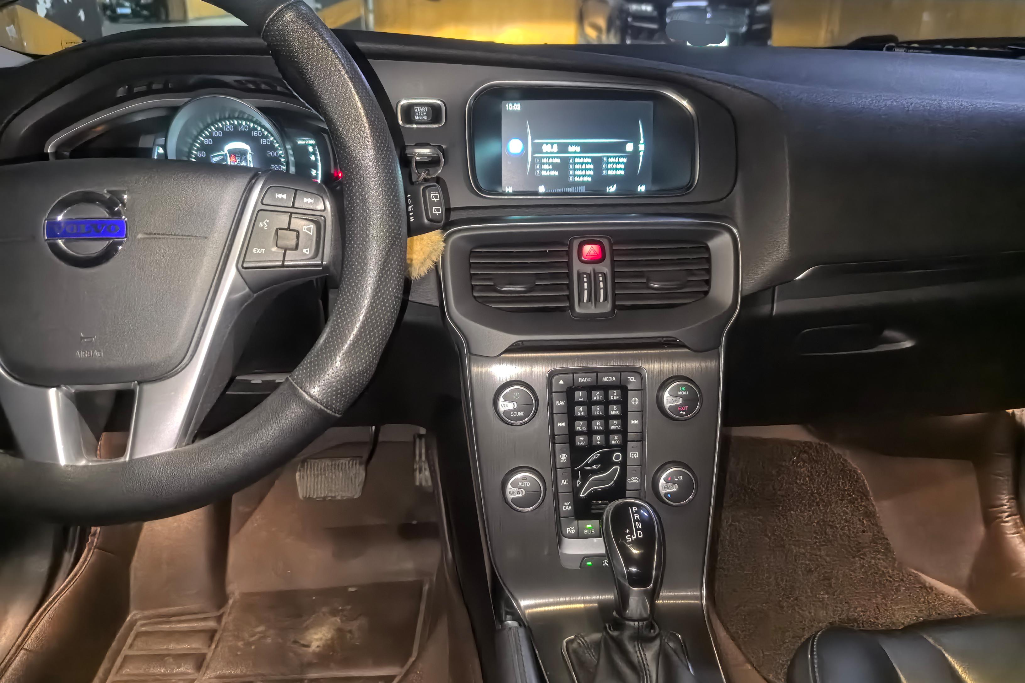 沃尔沃V40 [进口] 2015款 1.6T 自动 智雅版 (欧Ⅳ) 