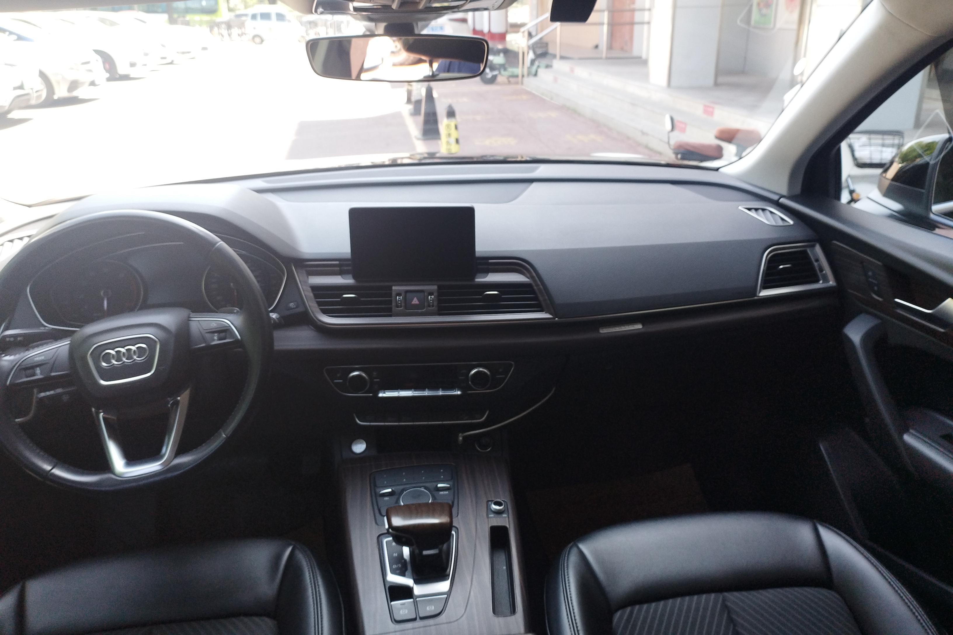 奥迪Q5L 40TFSI 2020款 2.0T 自动 荣享进取型 (国Ⅵ) 