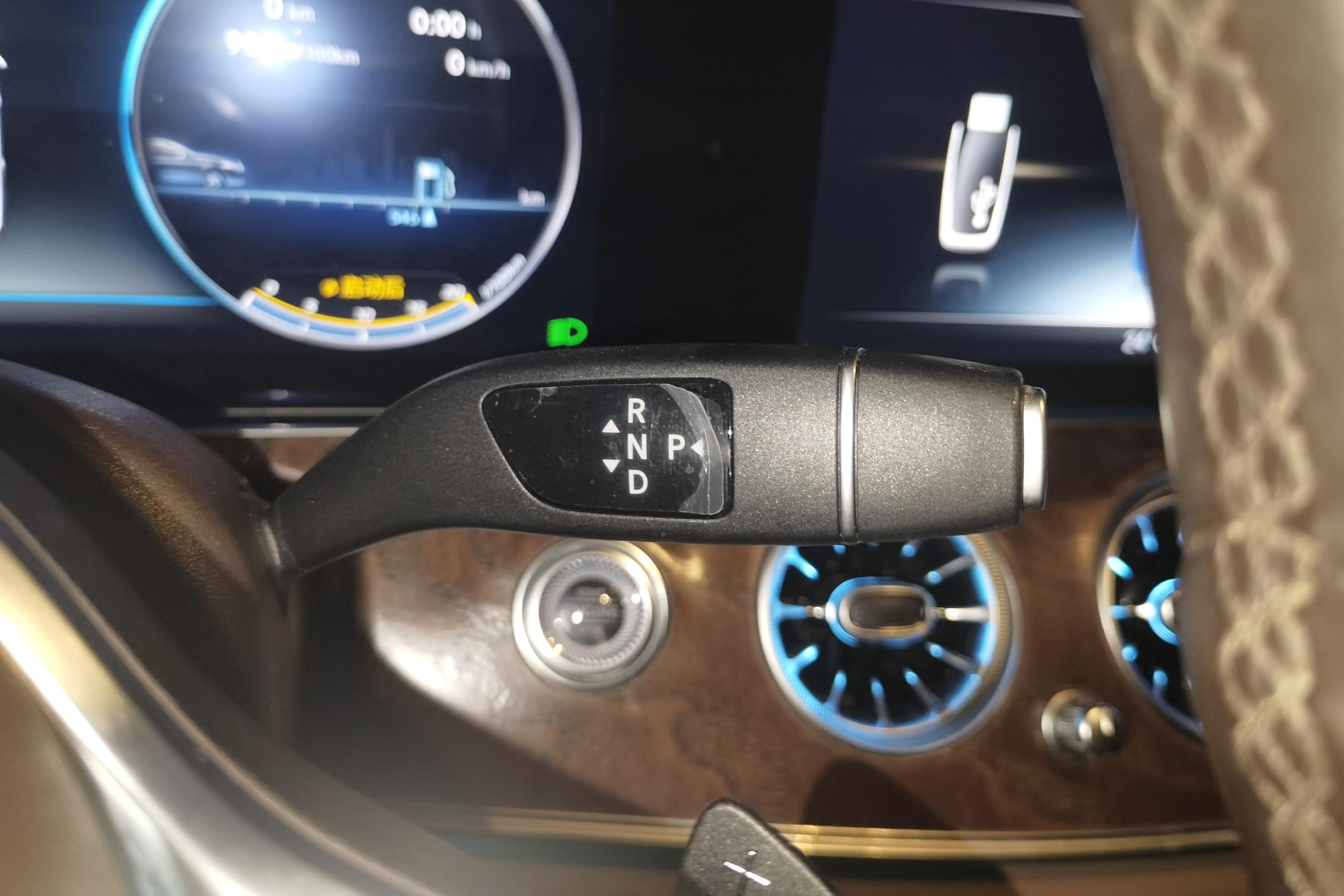 奔驰E级 E300L 2019款 2.0T 自动 汽油 运动时尚型 (国Ⅴ) 