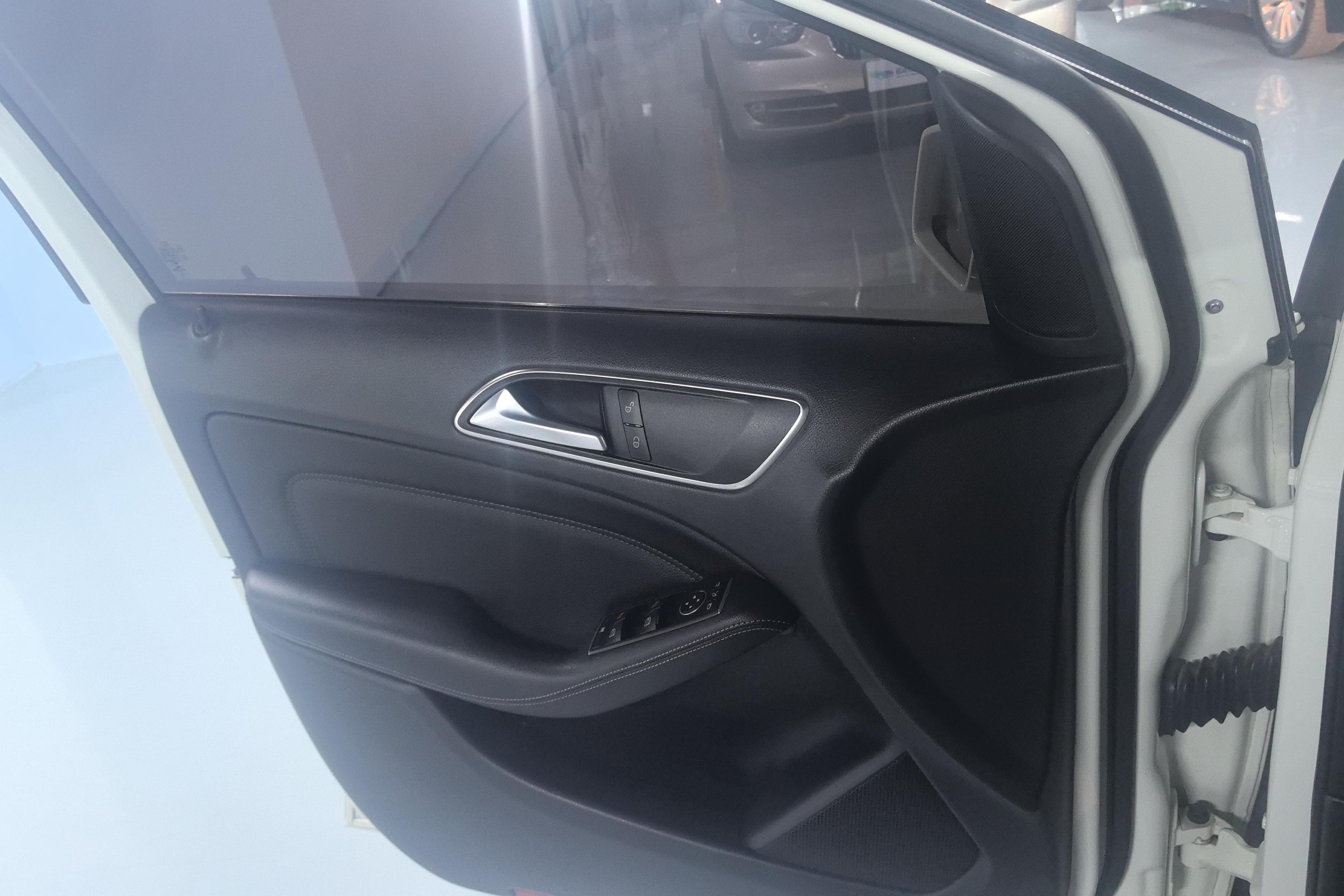奔驰B级 B200 [进口] 2018款 1.6T 自动 汽油 动感型 