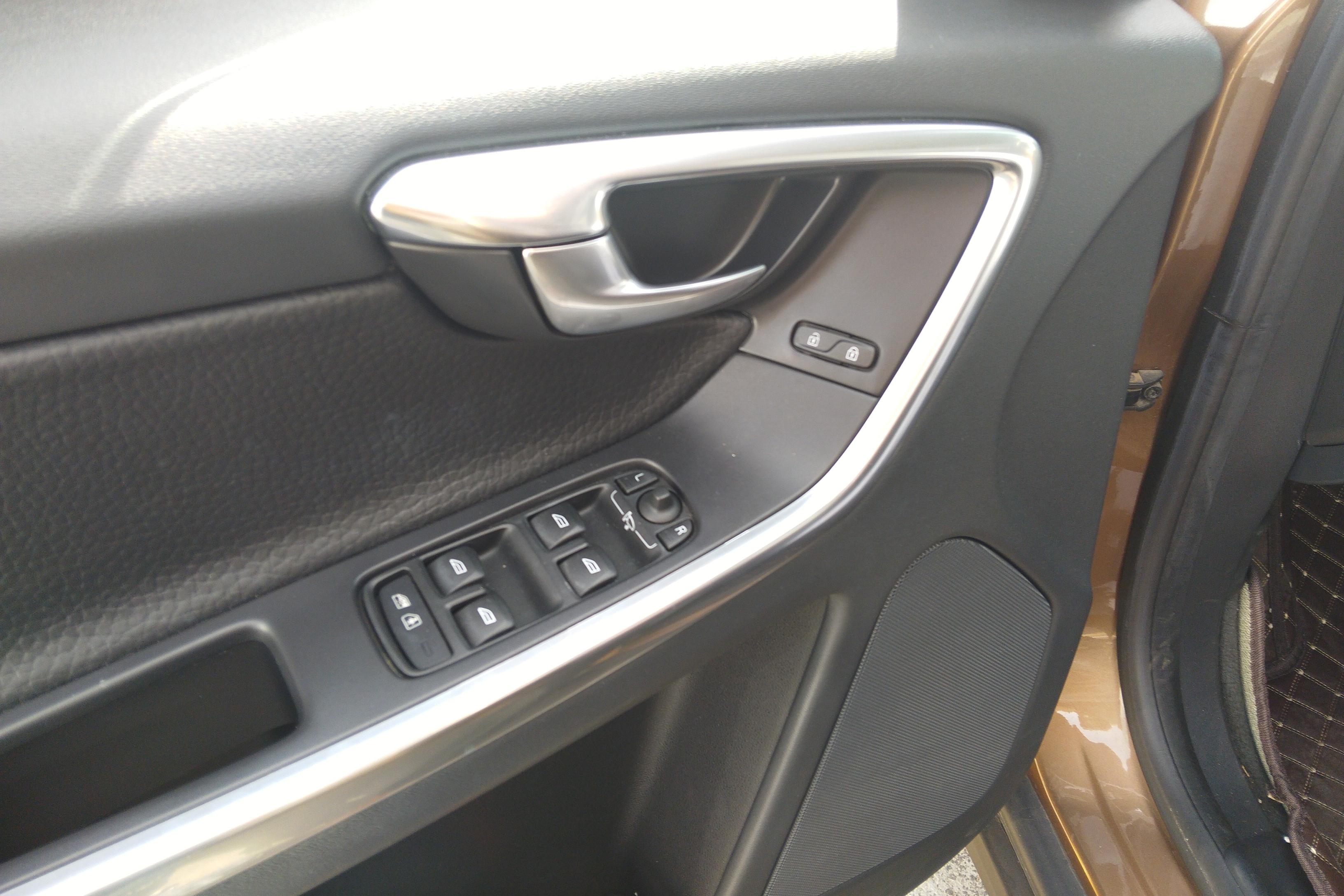 沃尔沃XC60 [进口] 2013款 2.0T 自动 前驱 智雅版 
