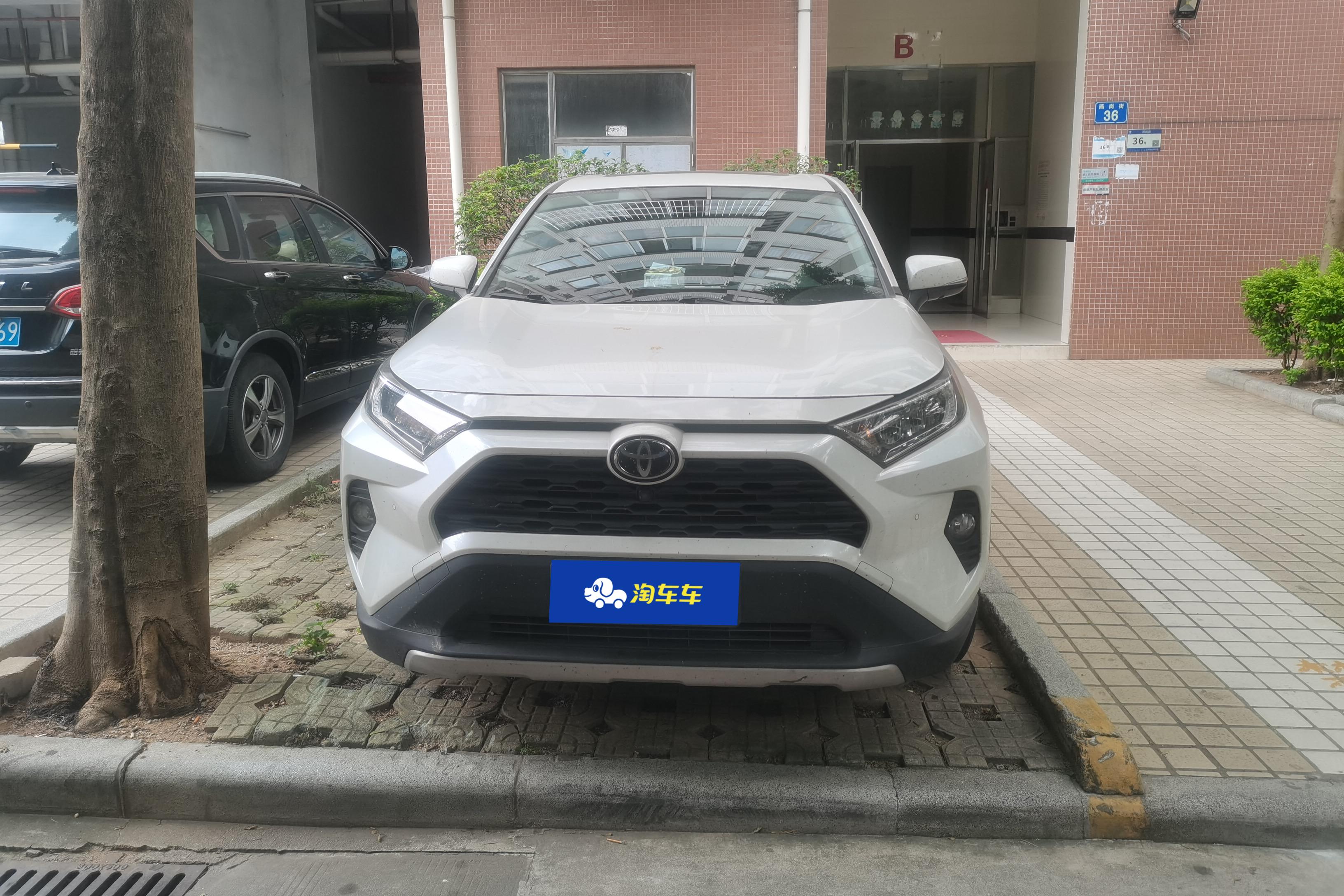 丰田RAV4 2022款 2.0L 自动 前驱 风尚PLUS版 (国Ⅵ) 