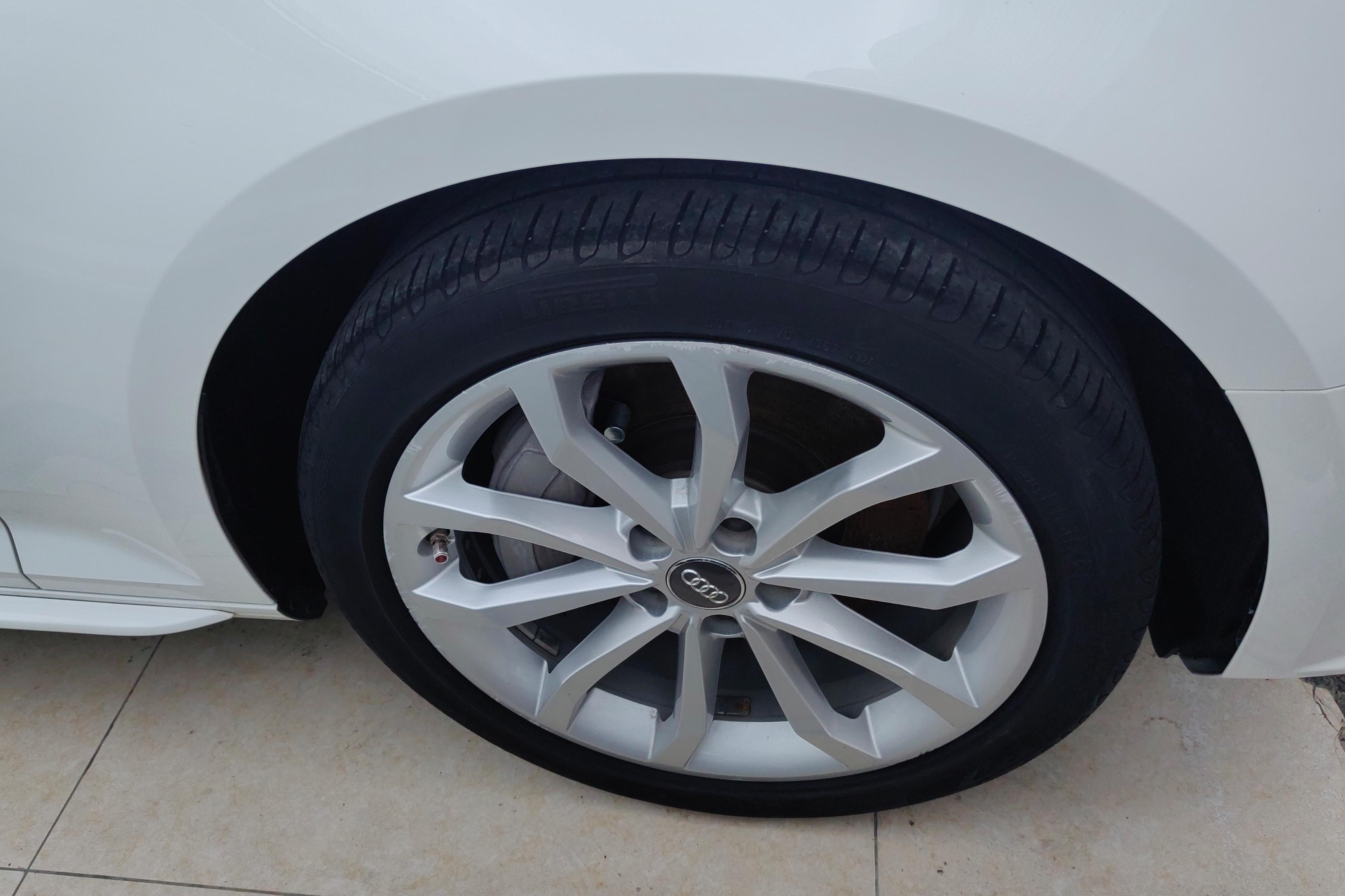 奥迪A4L 45TFSI 2017款 2.0T 自动 四驱 风尚型 (国Ⅴ) 