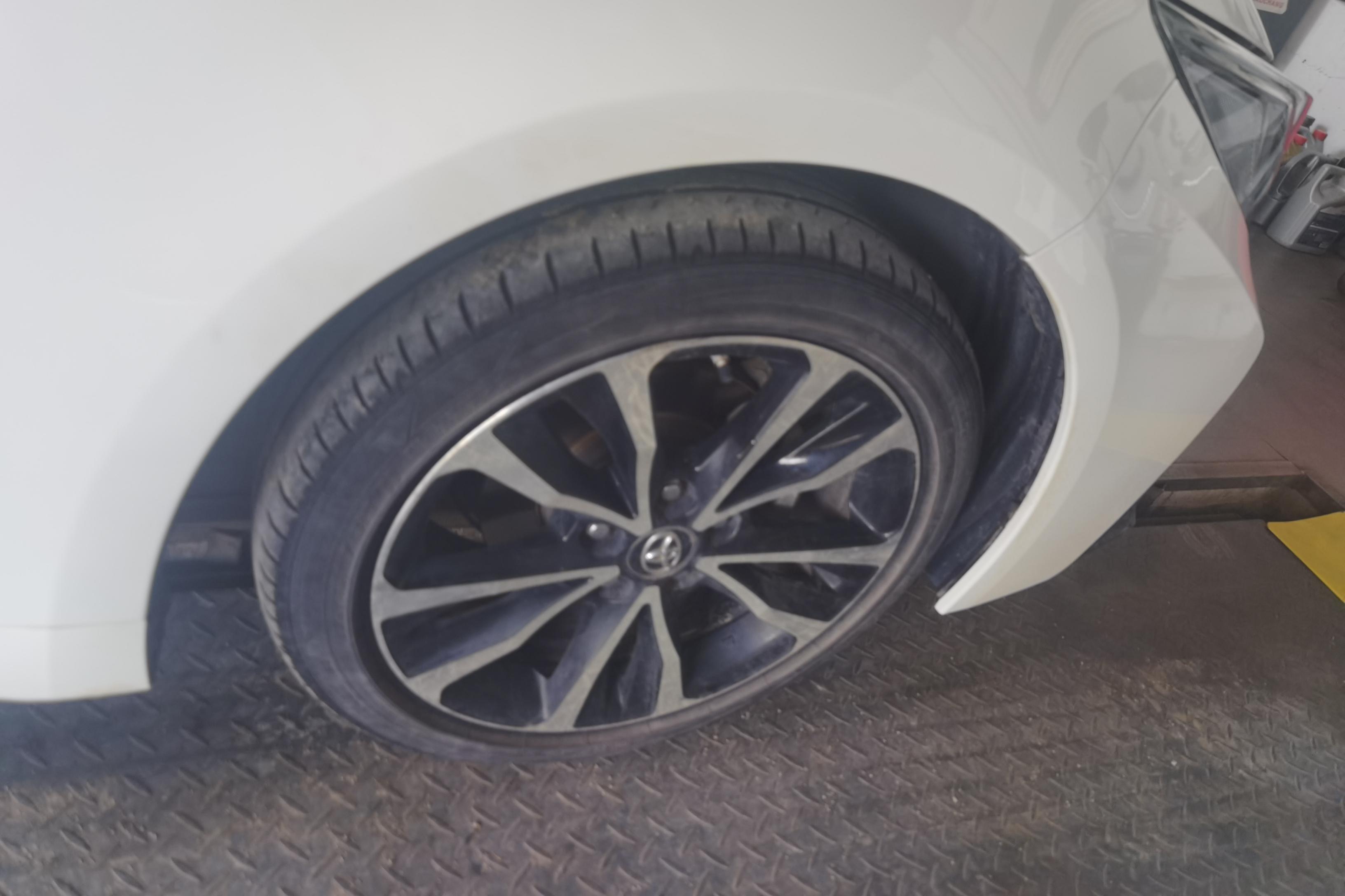 丰田雷凌 2022款 1.2T 自动 185T运动版 (国Ⅵ) 