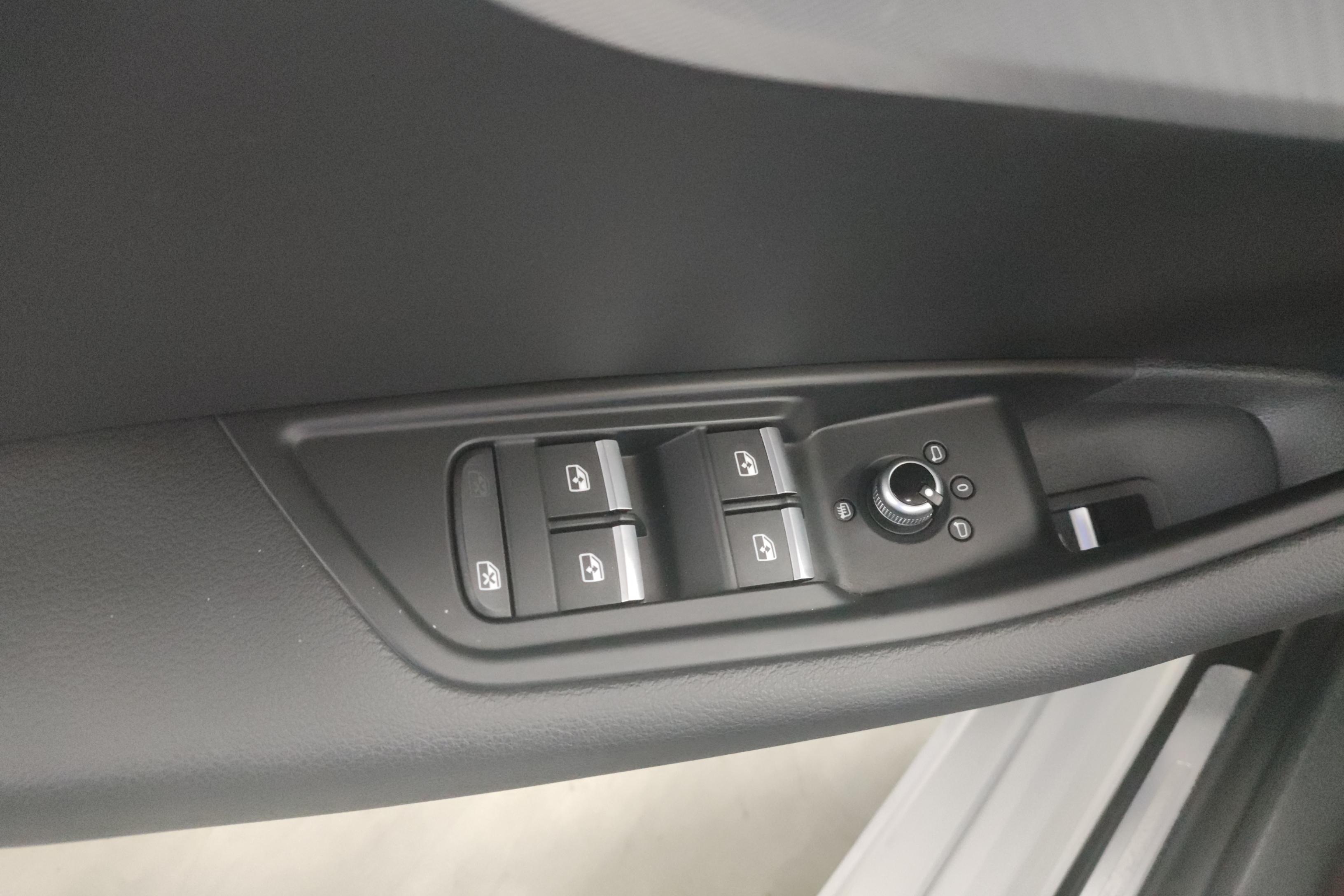 奥迪A5掀背 40TFSI [进口] 2021款 2.0T 自动 汽油 时尚致雅型 