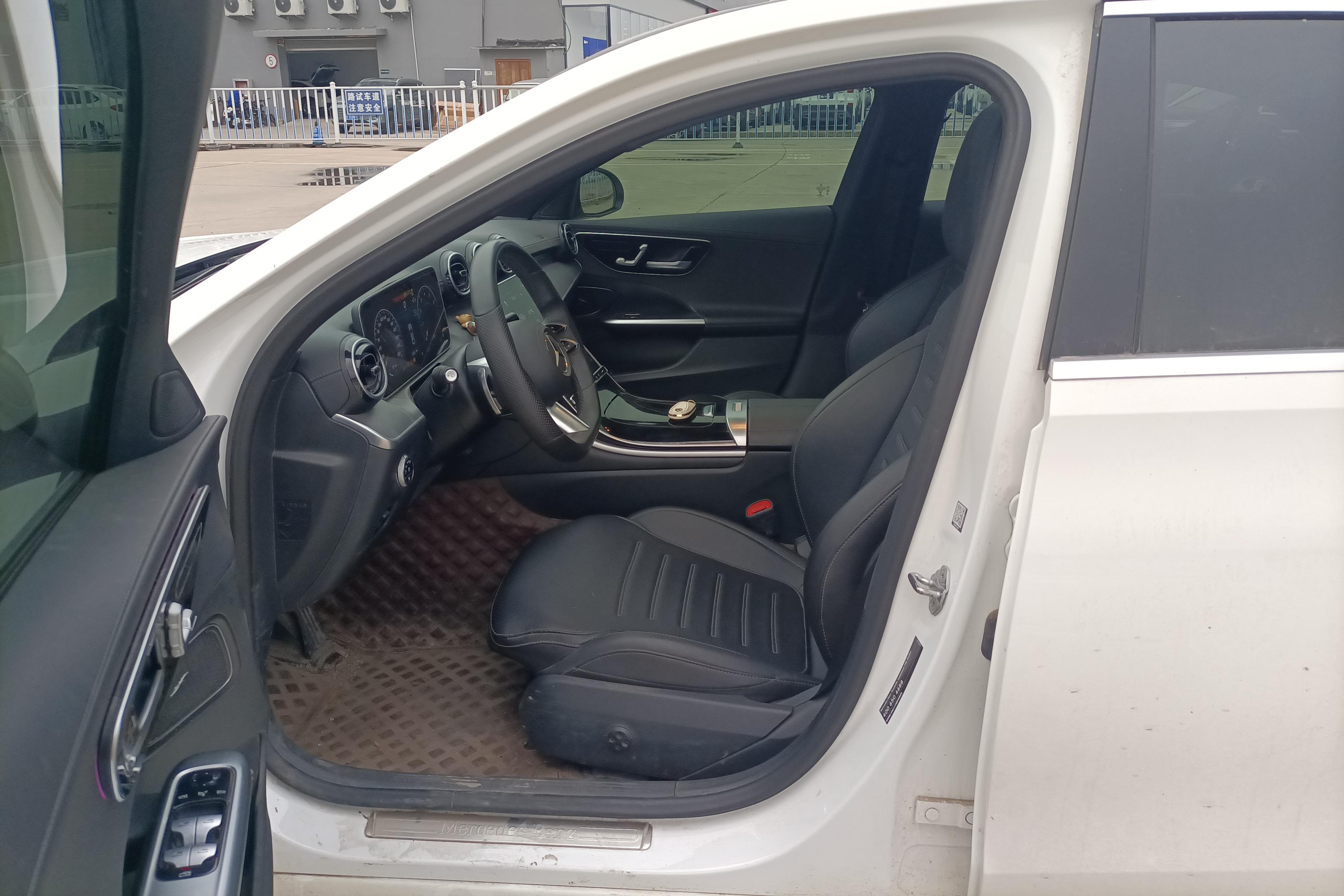 奔驰C级 C200L 2022款 1.5T 自动 改款运动版 (国Ⅵ) 