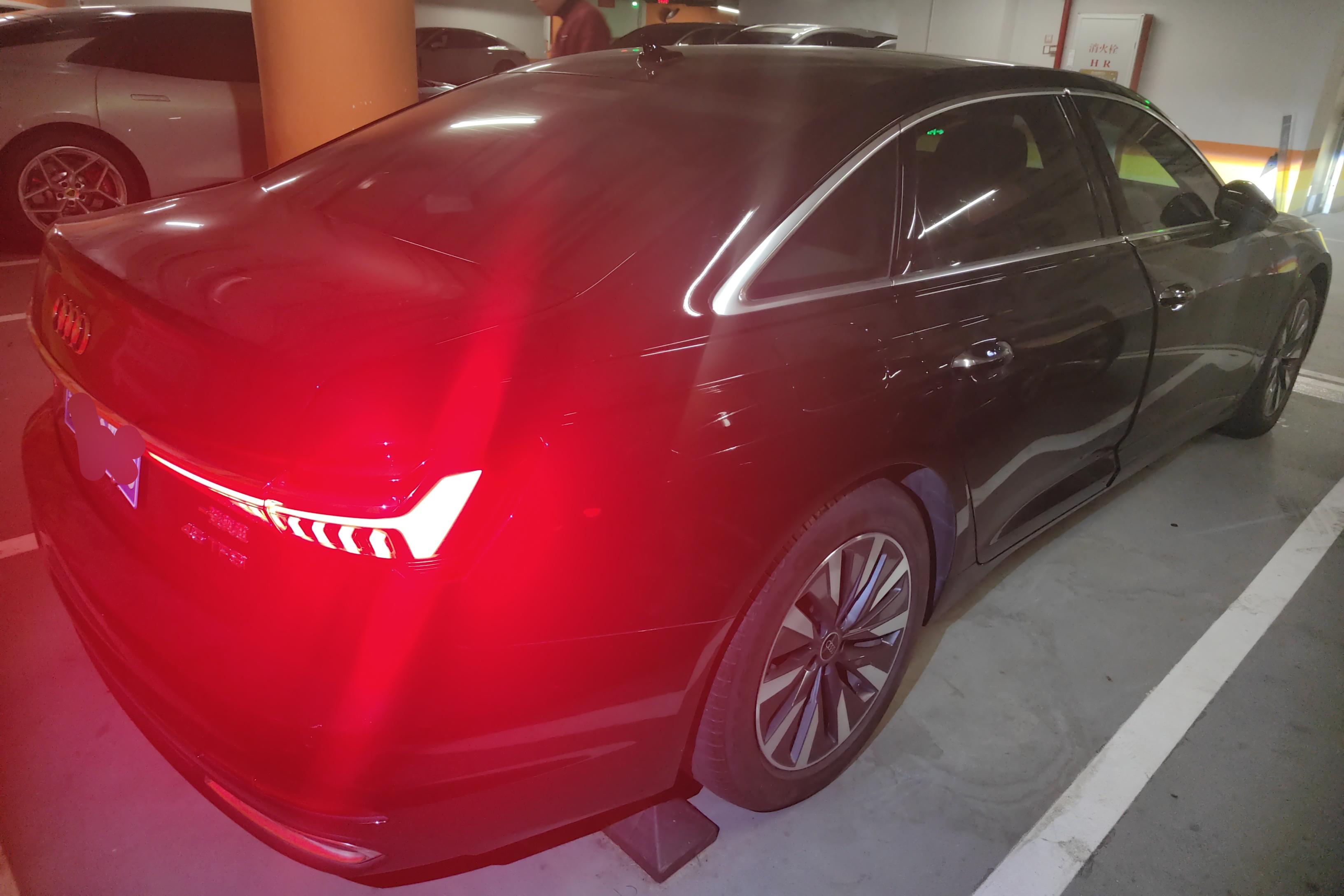 奥迪A6L 45TFSI 2022款 2.0T 自动 臻选致雅型 (国Ⅵ) 