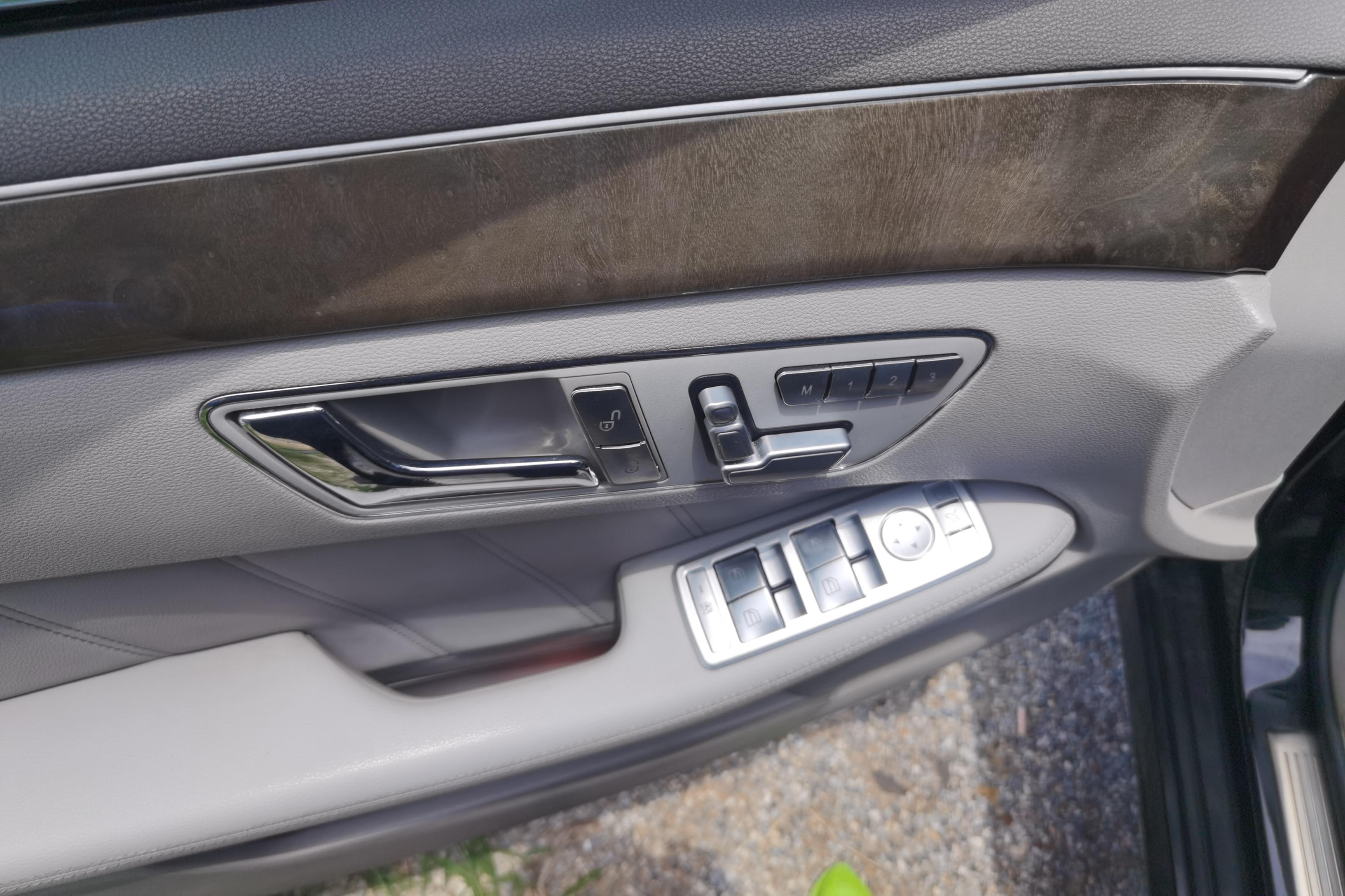 奔驰E级 E300 [进口] 2009款 3.0L 自动 汽油 优雅型 