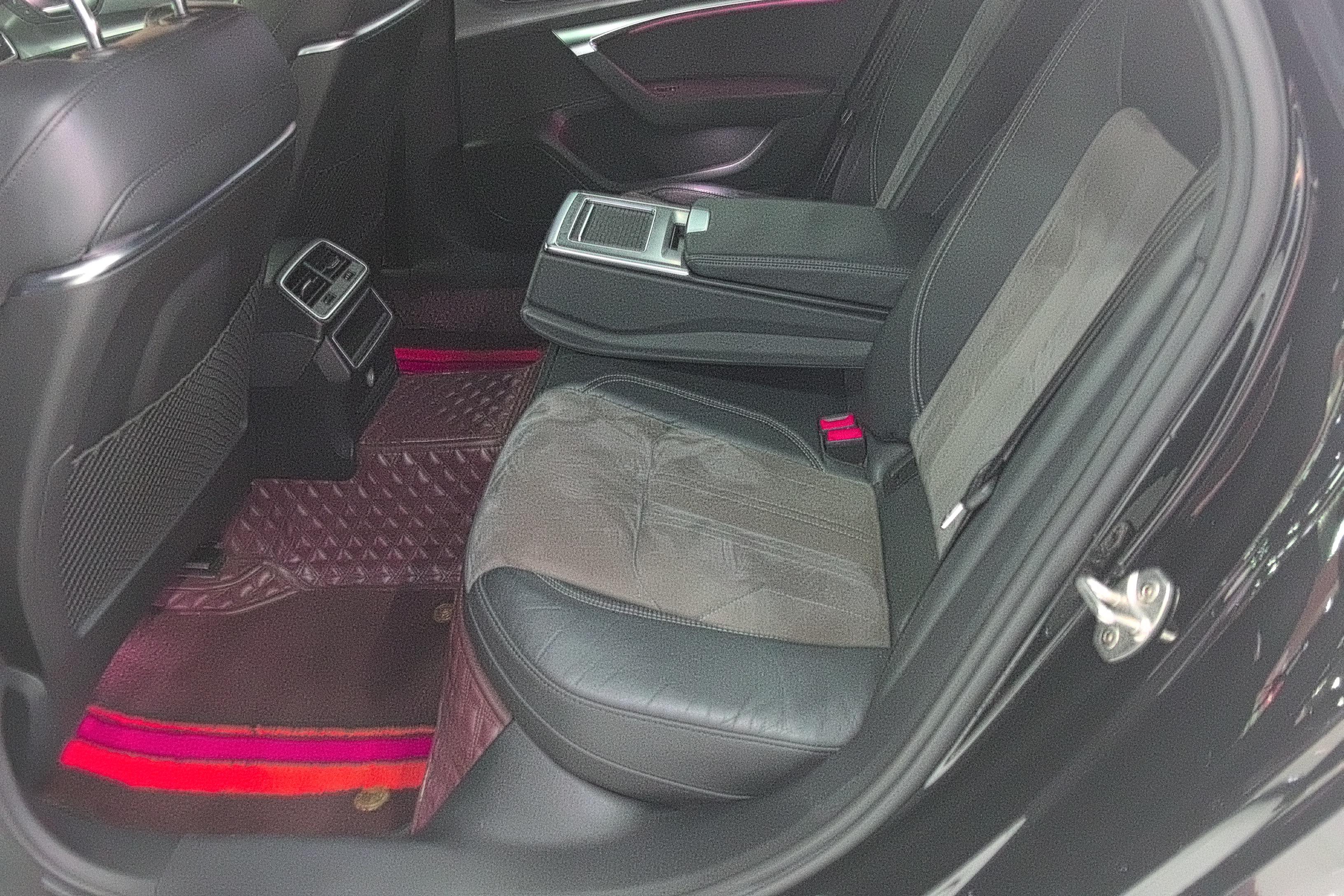 奥迪A6L 40TFSI 2020款 2.0T 自动 豪华动感型 (国Ⅵ) 