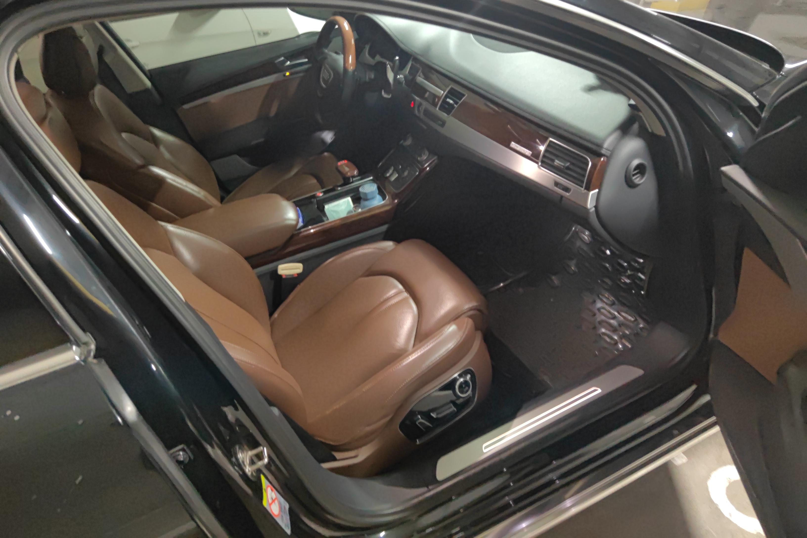 奥迪A8L [进口] 2011款 3.0T 自动 汽油 豪华型 