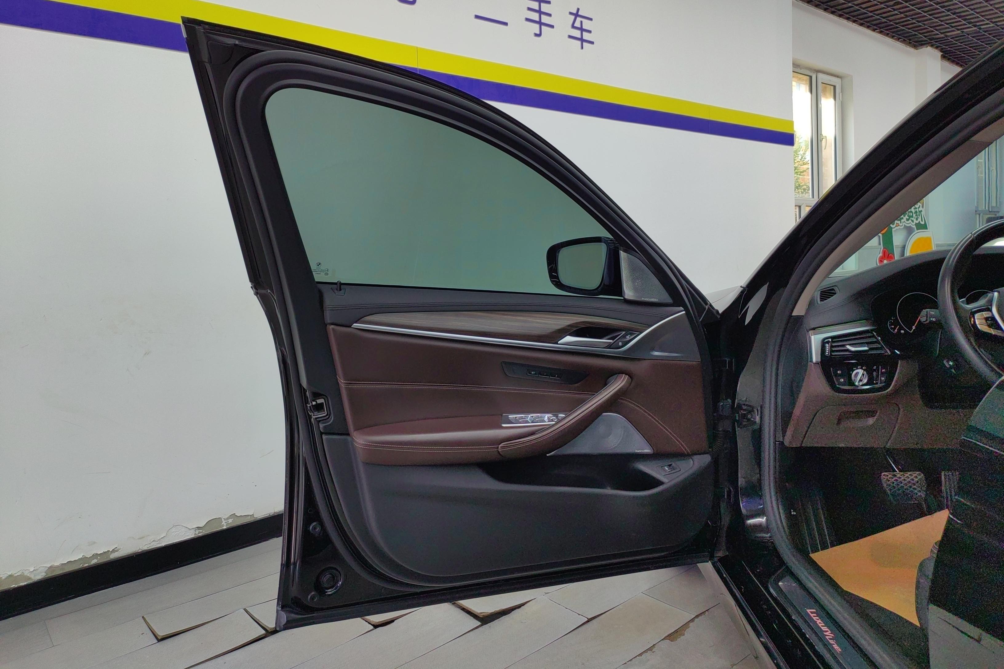 宝马5系 530Li 2019款 2.0T 自动 汽油 尊享型豪华套装 (国Ⅴ) 