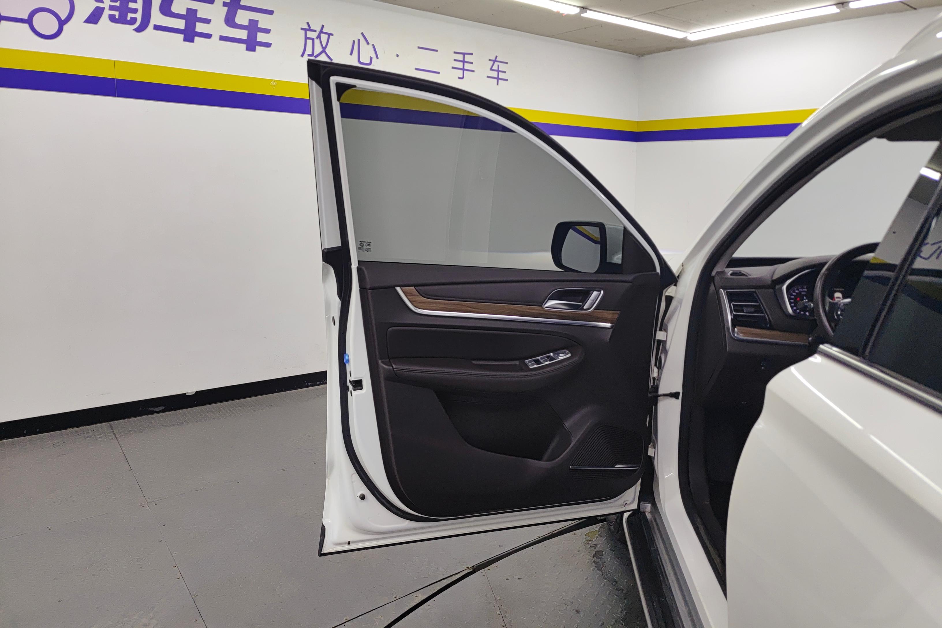 荣威RX8 2019款 2.0T 自动 四驱 30T智联网超群旗舰版 (国Ⅵ) 