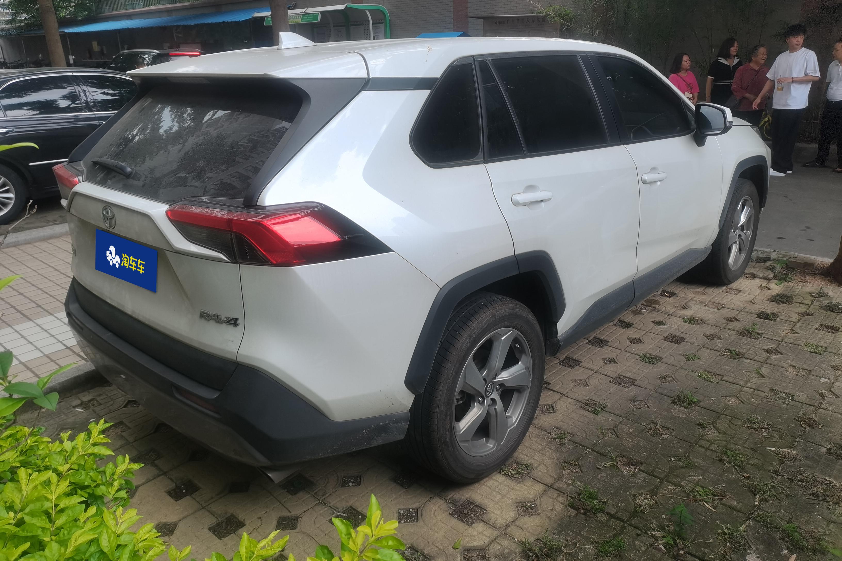 丰田RAV4 2022款 2.0L 自动 前驱 风尚PLUS版 (国Ⅵ) 