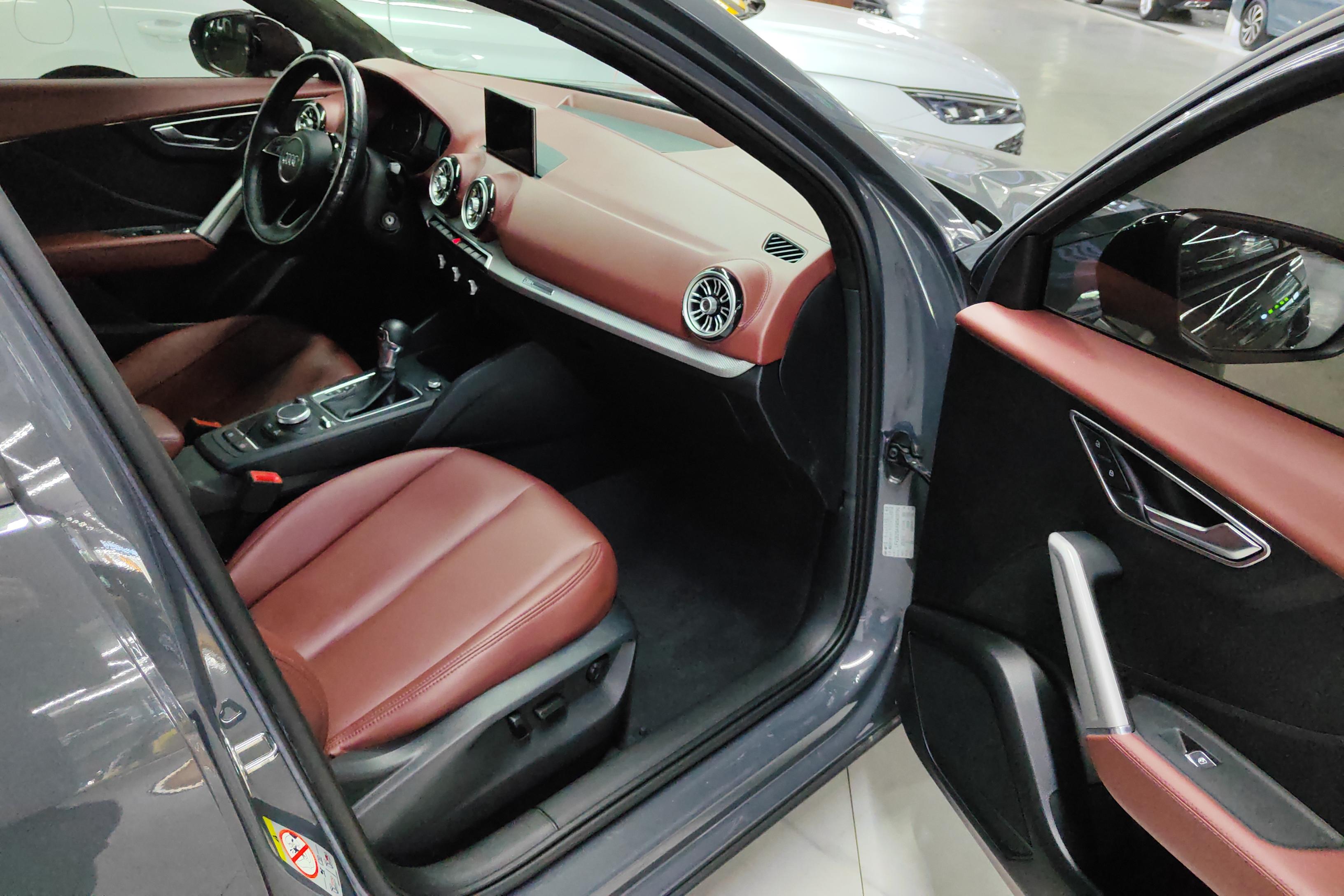 奥迪Q2L 35TFSI 2021款 1.4T 自动 豪华动感型 (国Ⅵ) 