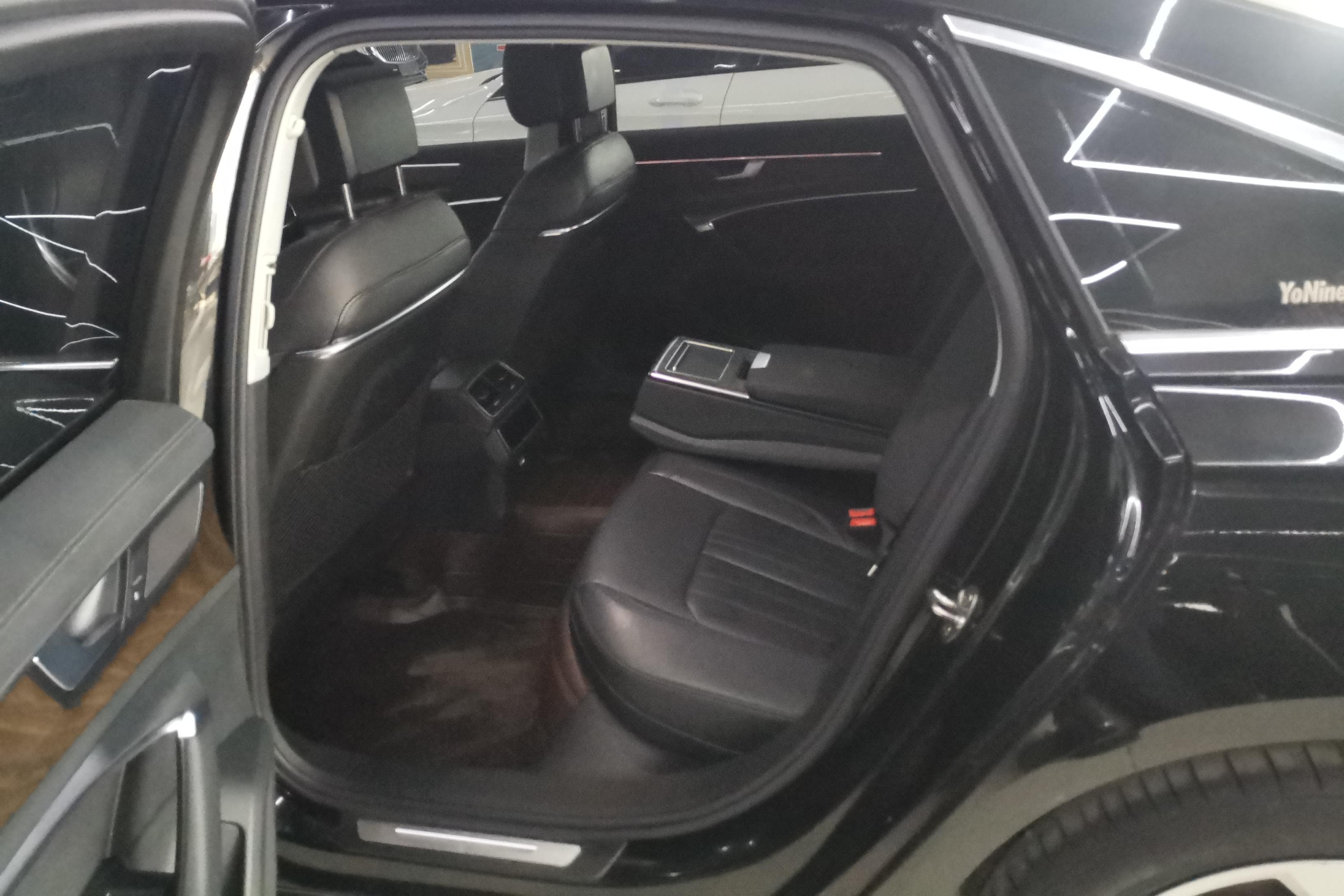 奥迪A6L 45TFSI 2022款 2.0T 自动 尊享致雅型 (国Ⅵ) 