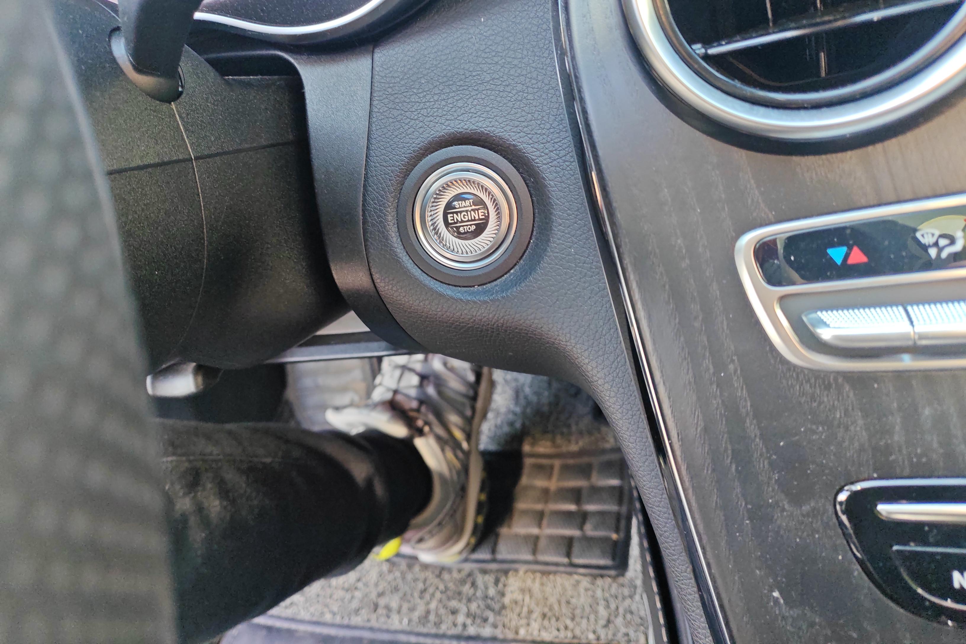 奔驰C级 C200L 2021款 1.5T 自动 时尚型运动版 (国Ⅵ) 