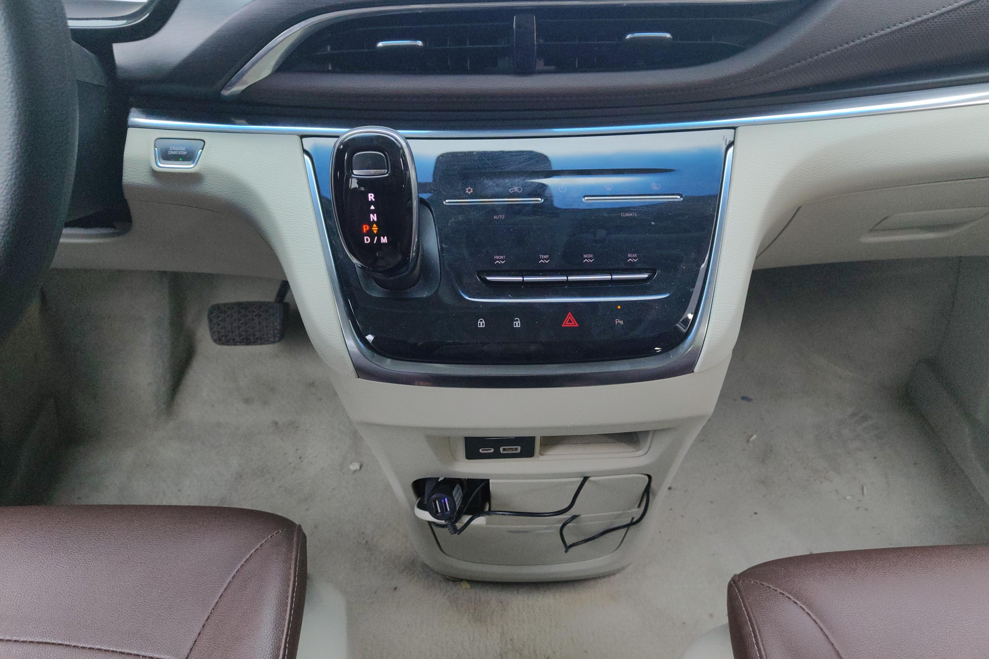 别克GL8 2020款 2.0T 自动 7座 652T舒适型 (国Ⅵ) 
