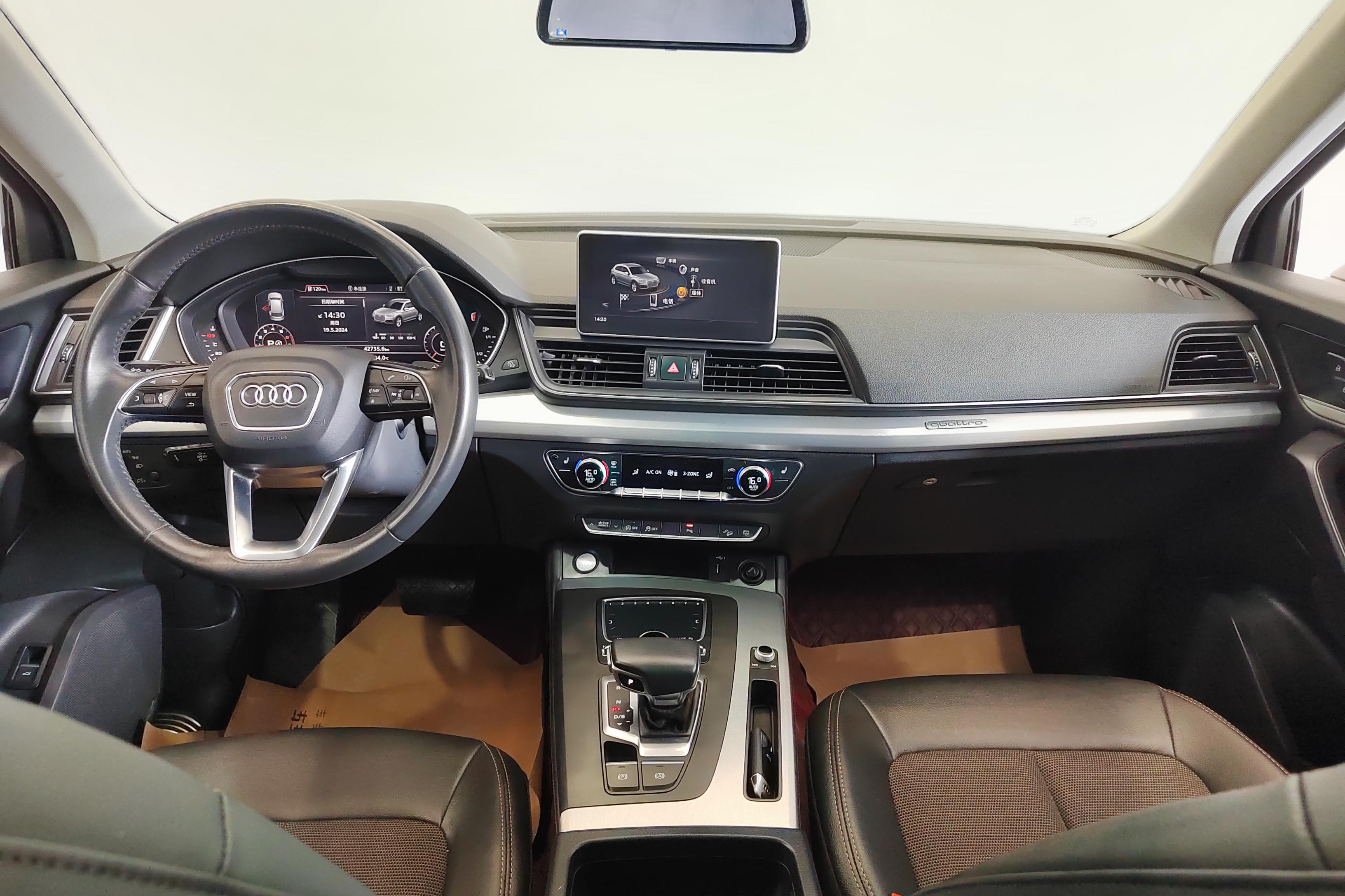 奥迪Q5L 40TFSI 2018款 2.0T 自动 荣享时尚型 (国Ⅴ) 