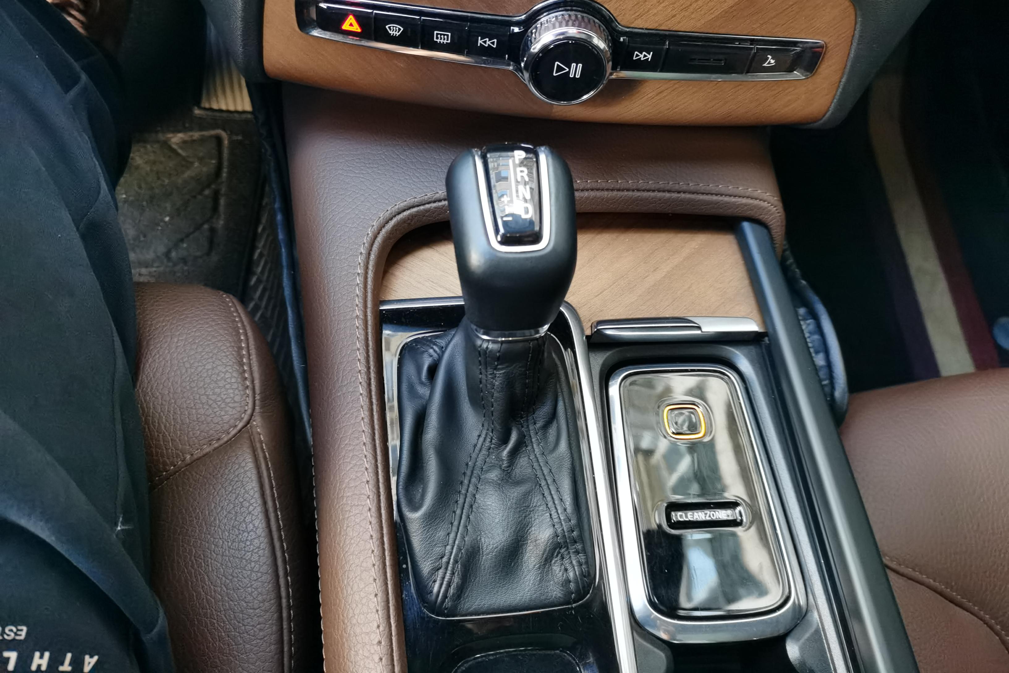 沃尔沃XC90 T6 [进口] 2019款 2.0T 自动 四驱 汽油 智雅版 
