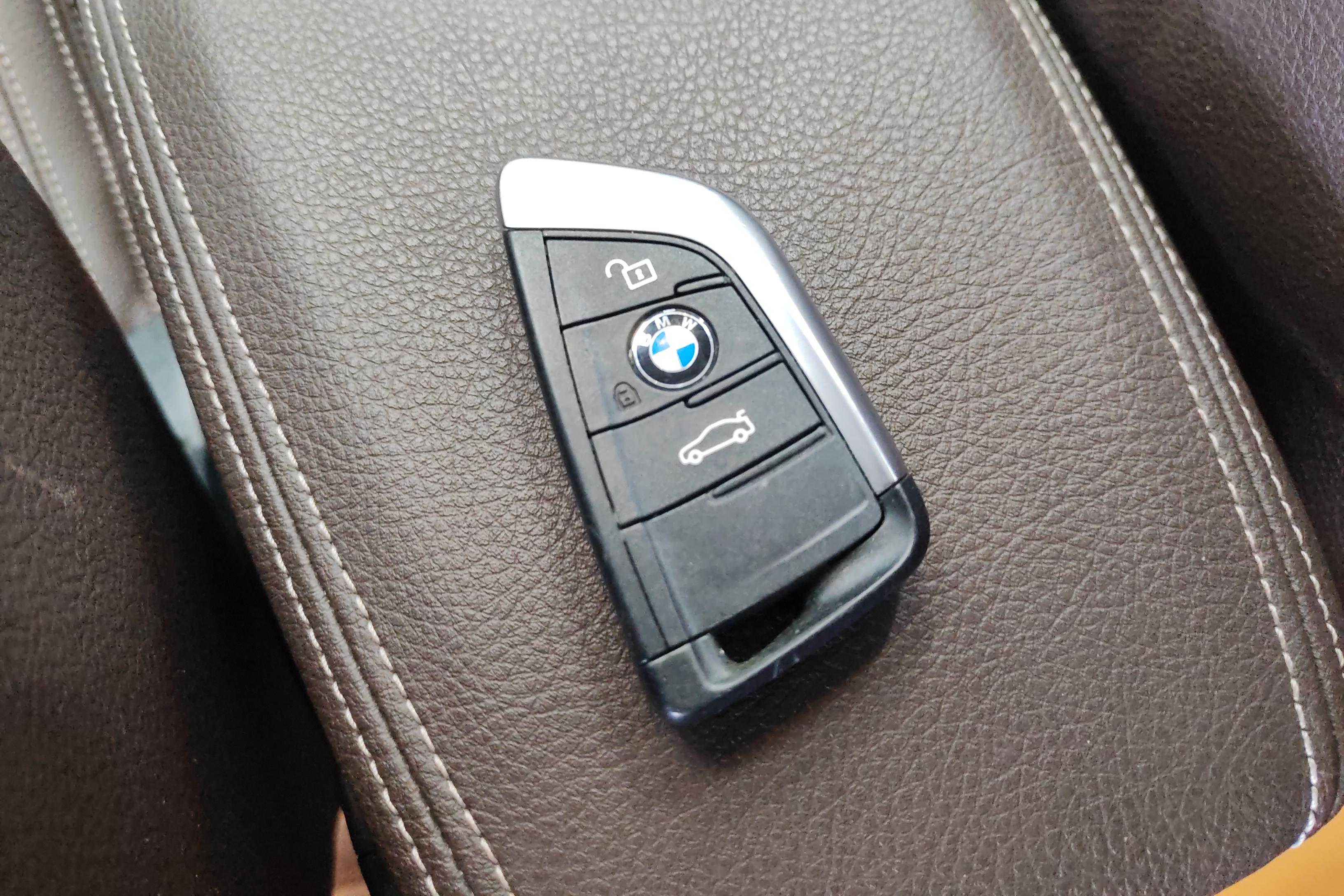 宝马X1 xDrive25Li 2020款 2.0T 自动 四驱 汽油 尊享型 (国Ⅵ) 