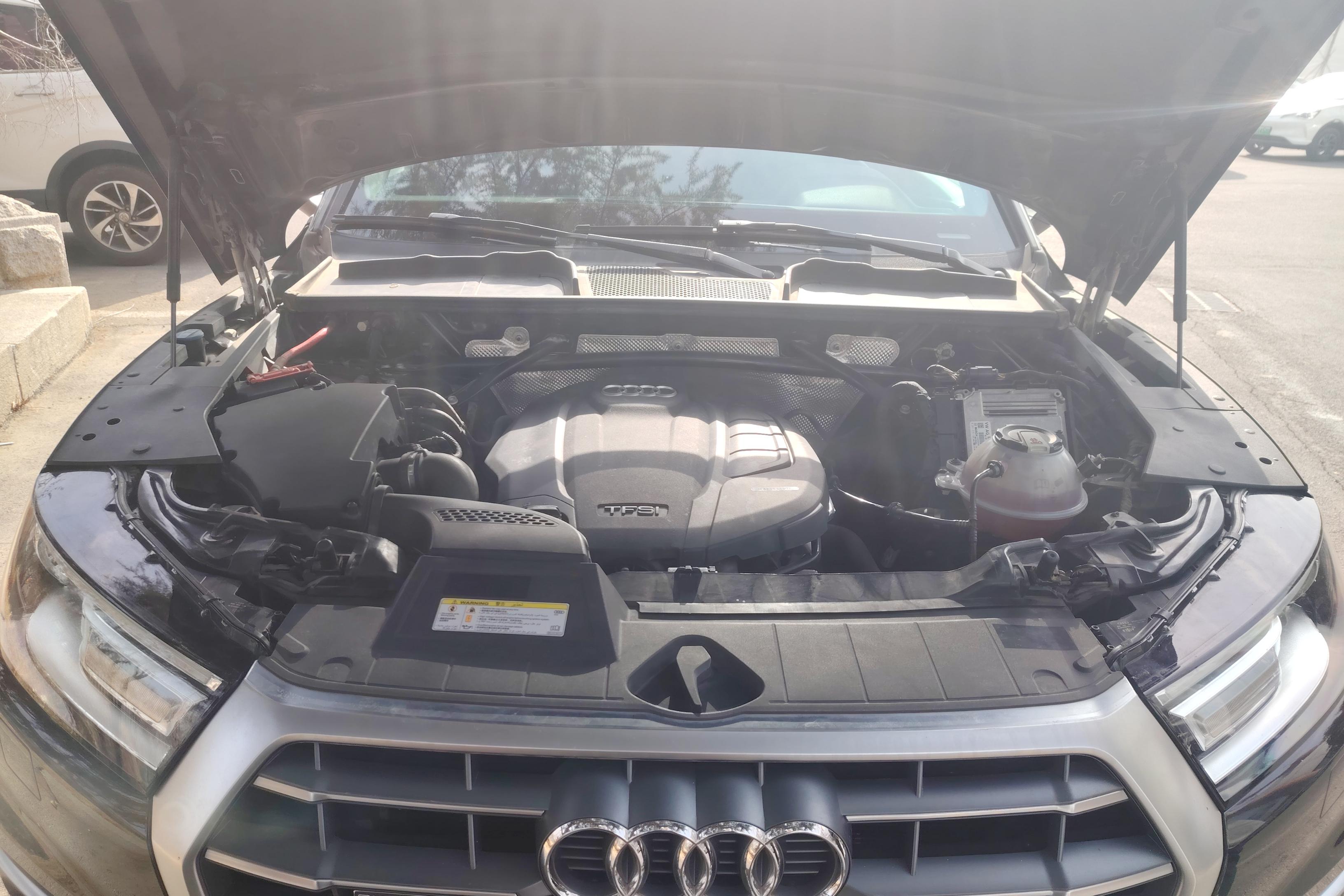 奥迪Q5L 40TFSI 2018款 2.0T 自动 荣享进取型 (国Ⅴ) 