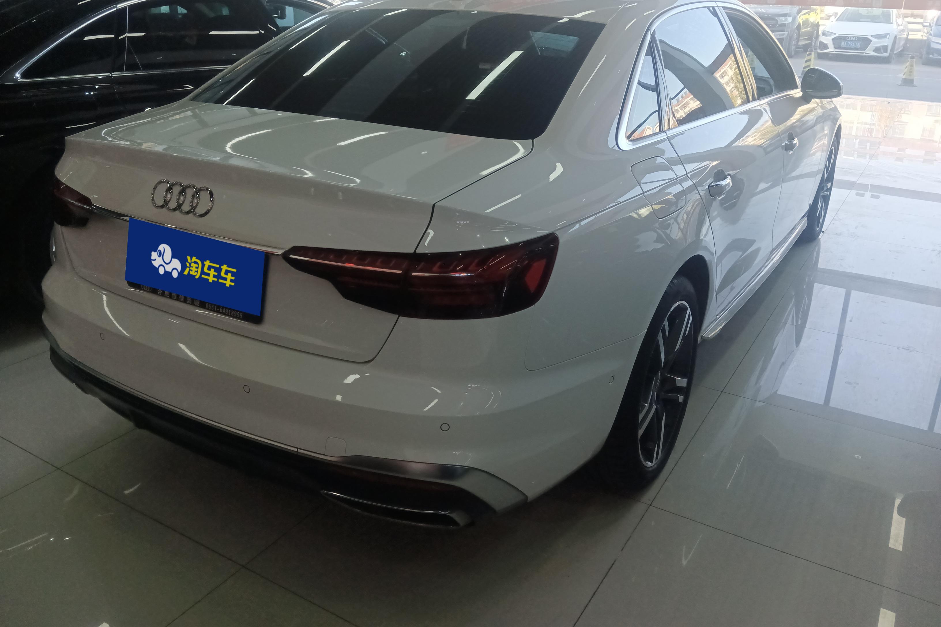 奥迪A4L 2020款 2.0T 自动 豪华动感型 (国Ⅵ) 