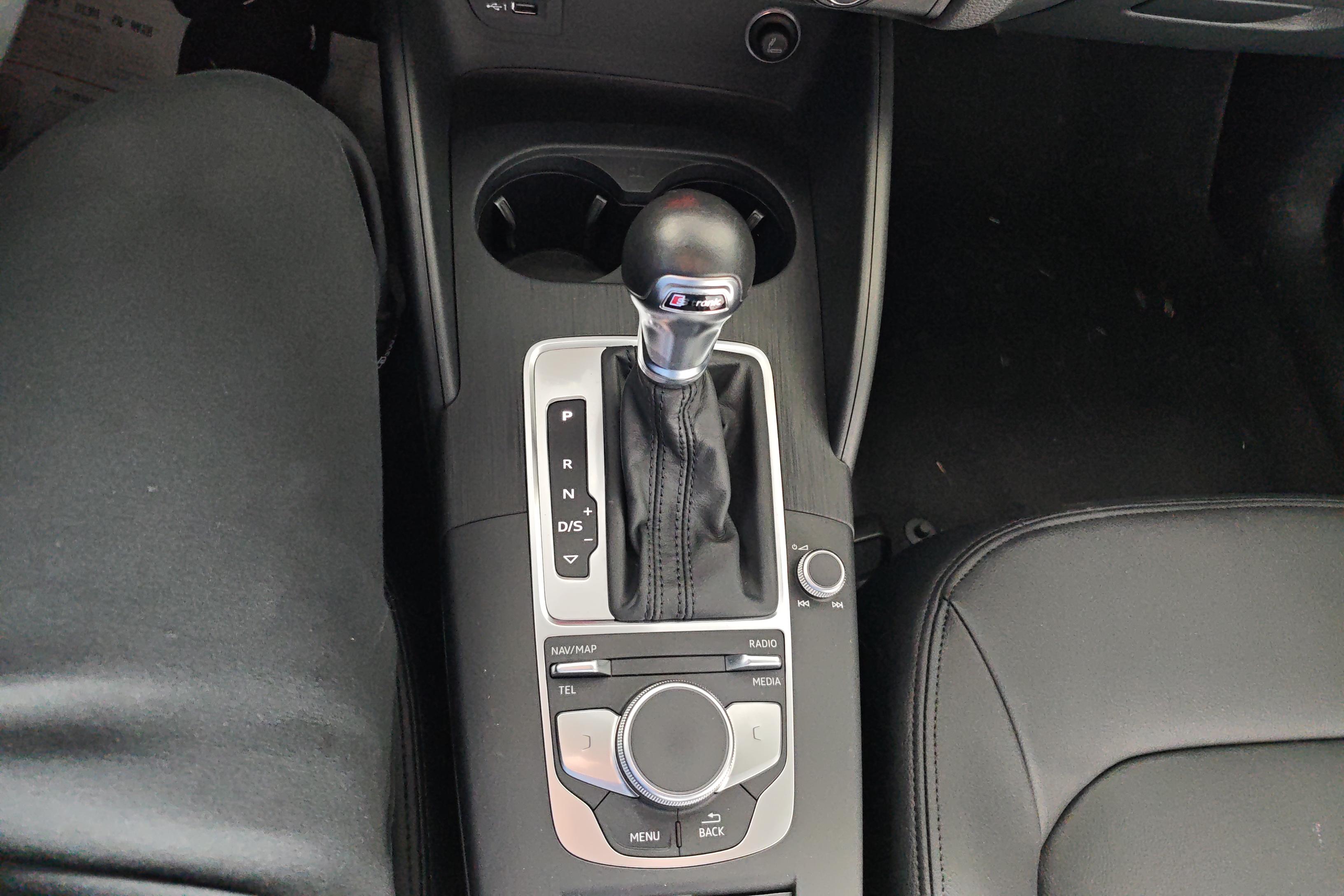 奥迪A3 35TFSI 2020款 1.4T 自动 汽油 进取型Sportback (国Ⅵ) 