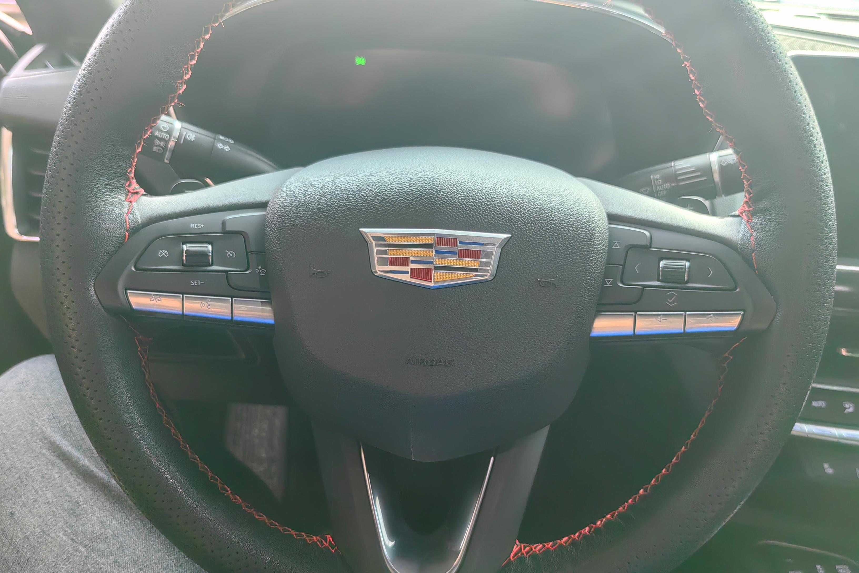 凯迪拉克CT5 2022款 2.0T 自动 28T豪华型标准版 (国Ⅵ) 