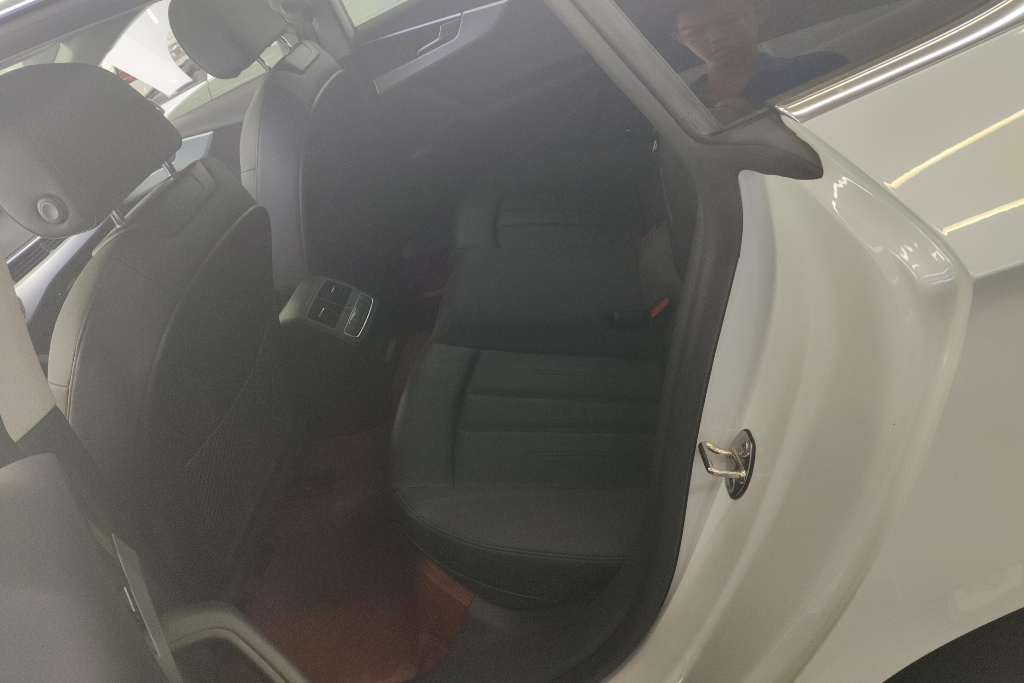 奥迪A5掀背 40TFSI [进口] 2021款 2.0T 自动 汽油 时尚致雅型 