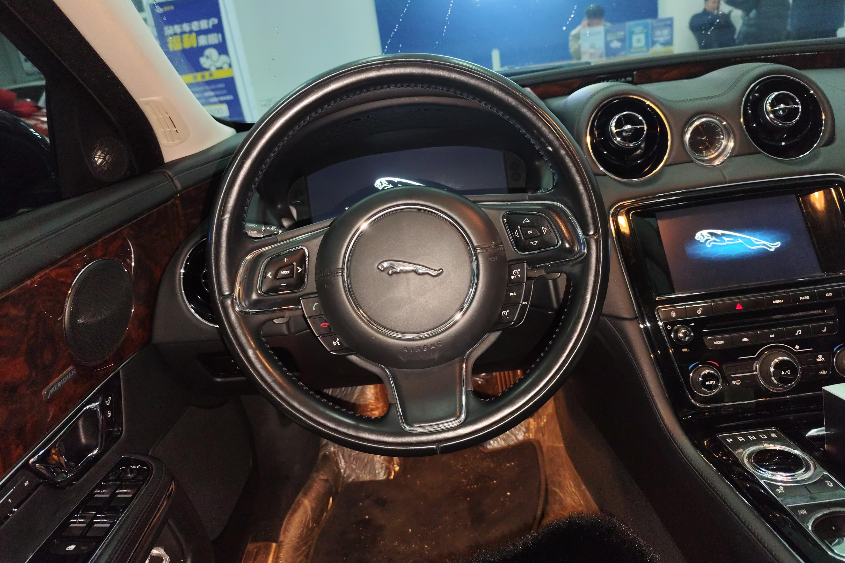 捷豹XJ L [进口] 2014款 3.0T 自动 汽油 全景商务版 (欧Ⅳ) 