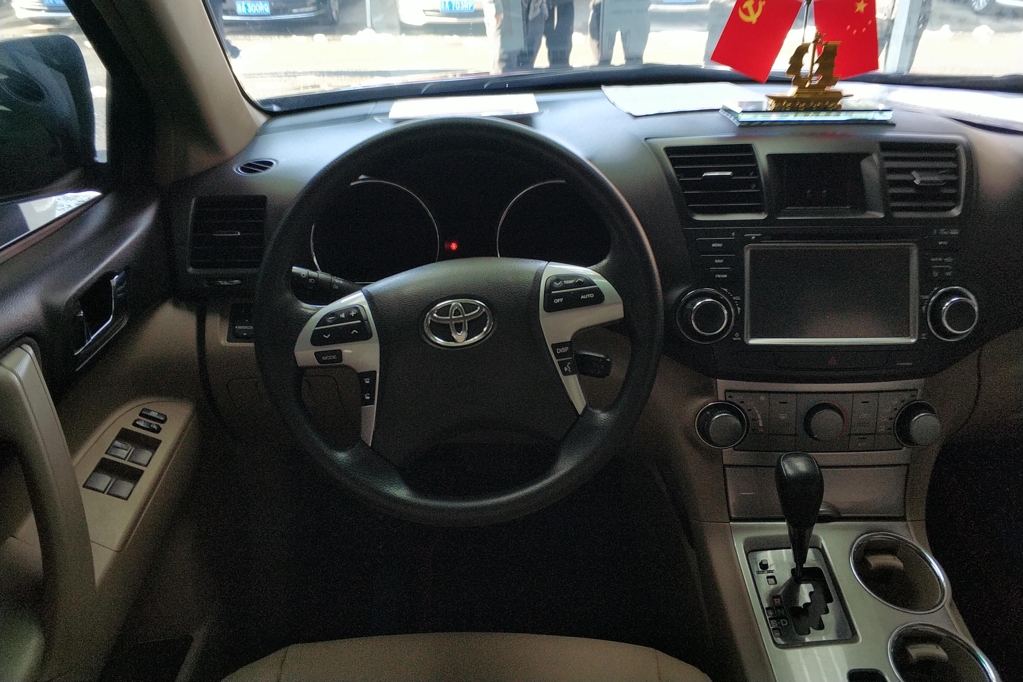 丰田汉兰达 2013款 2.7L 自动 前驱 紫金版 (国Ⅴ) 